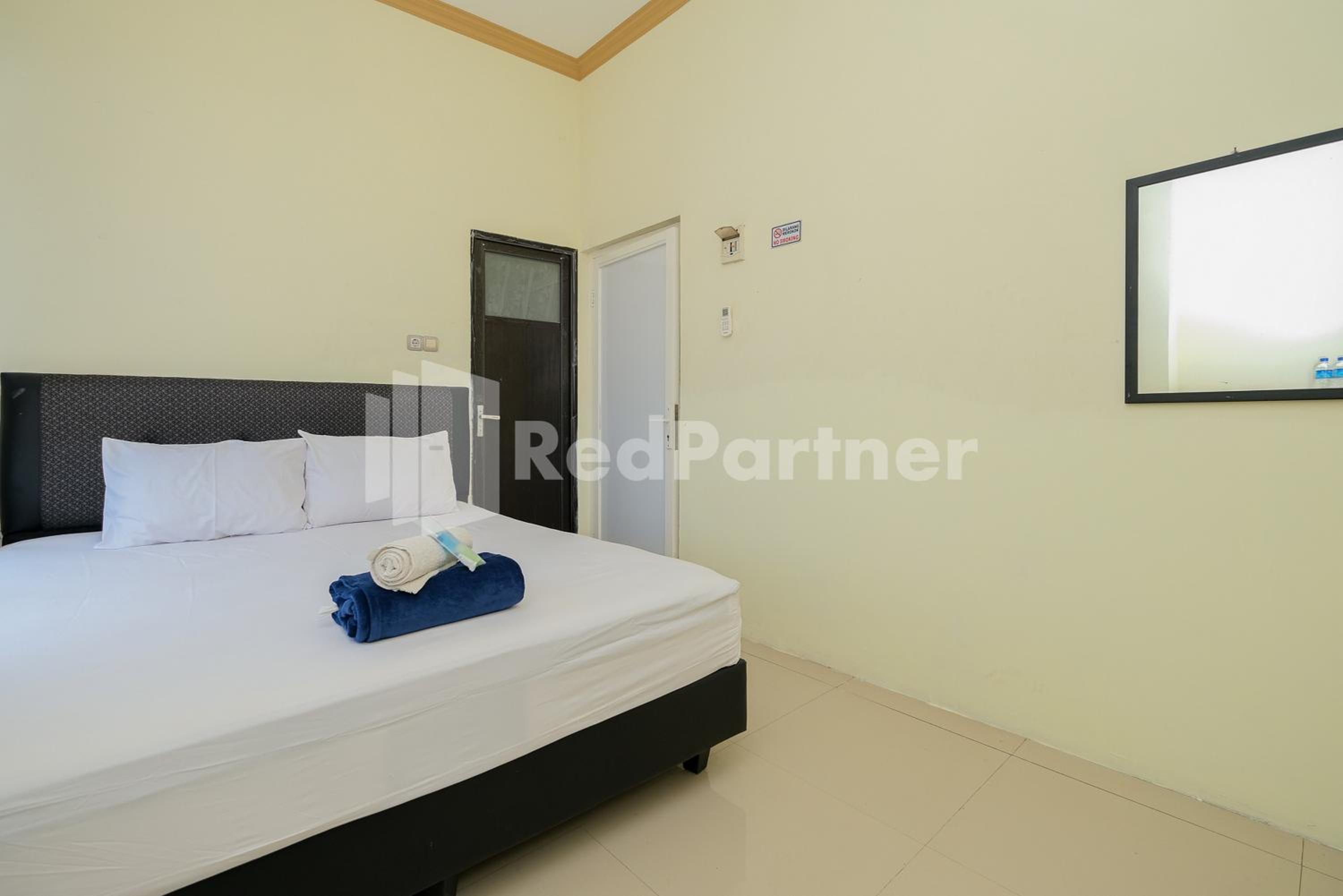 Deluxe Double Room - Photo 13