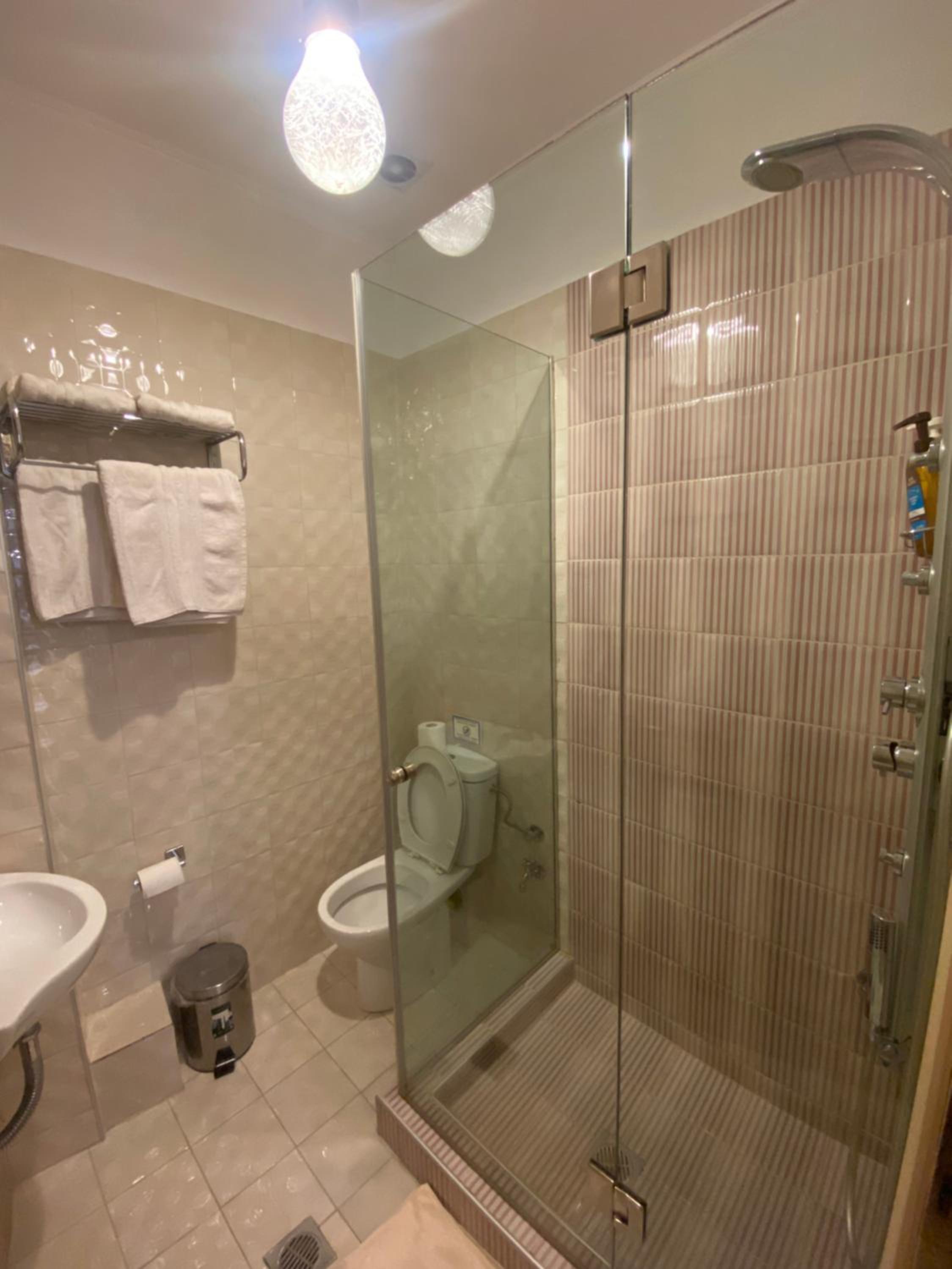 Deluxe Room - Photo 9