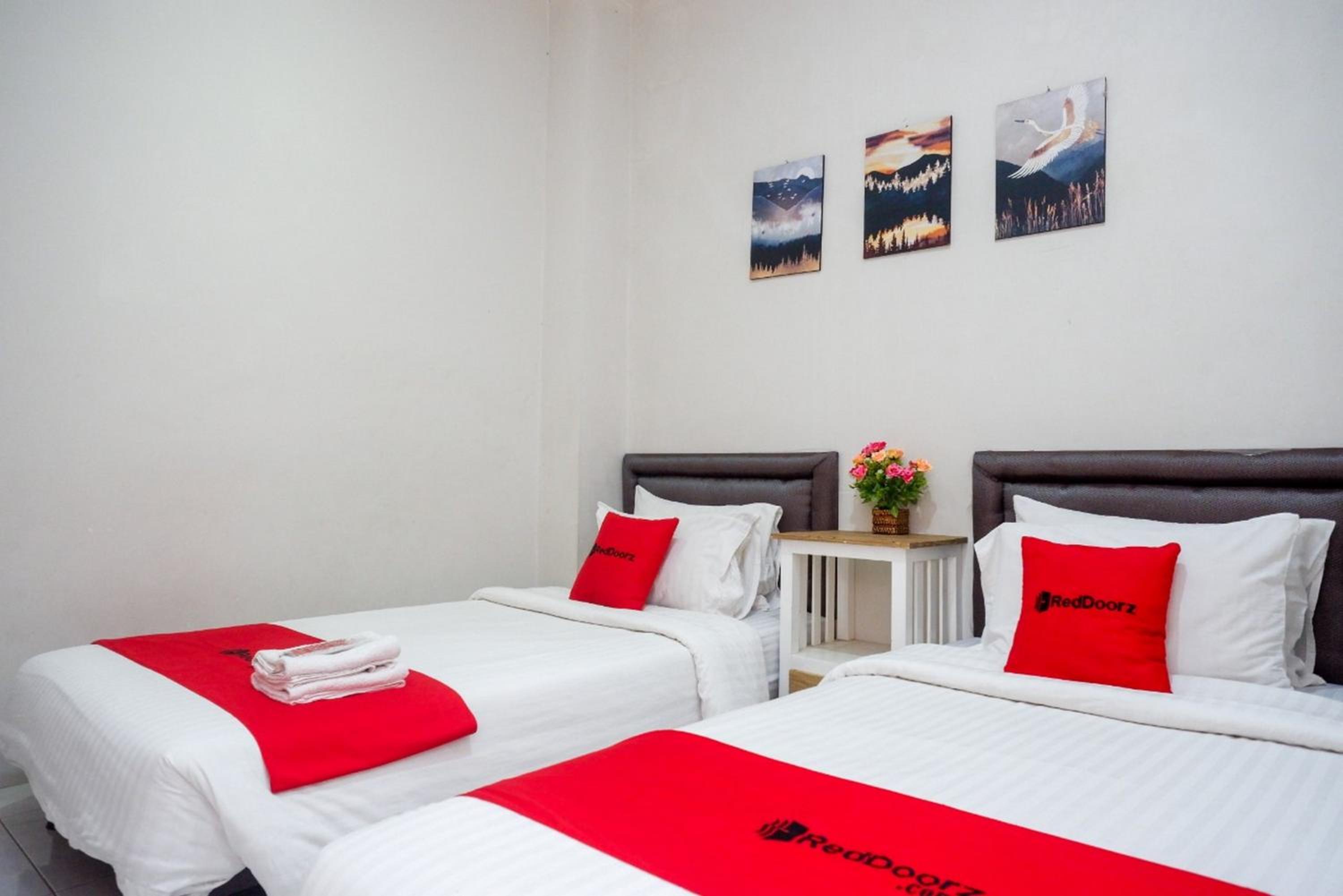 Twin Room - Photo 12