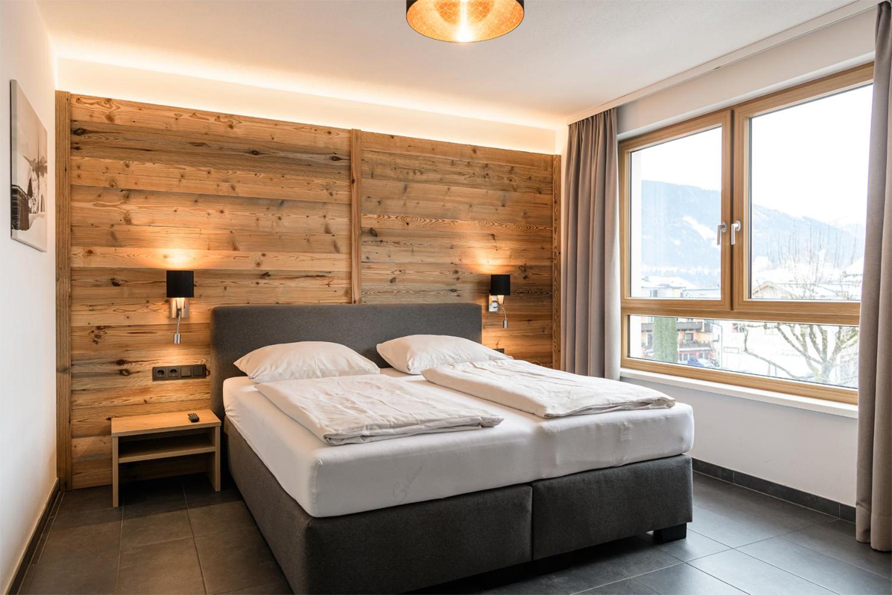 Deluxe Two-Bedroom Apartment With Balcony