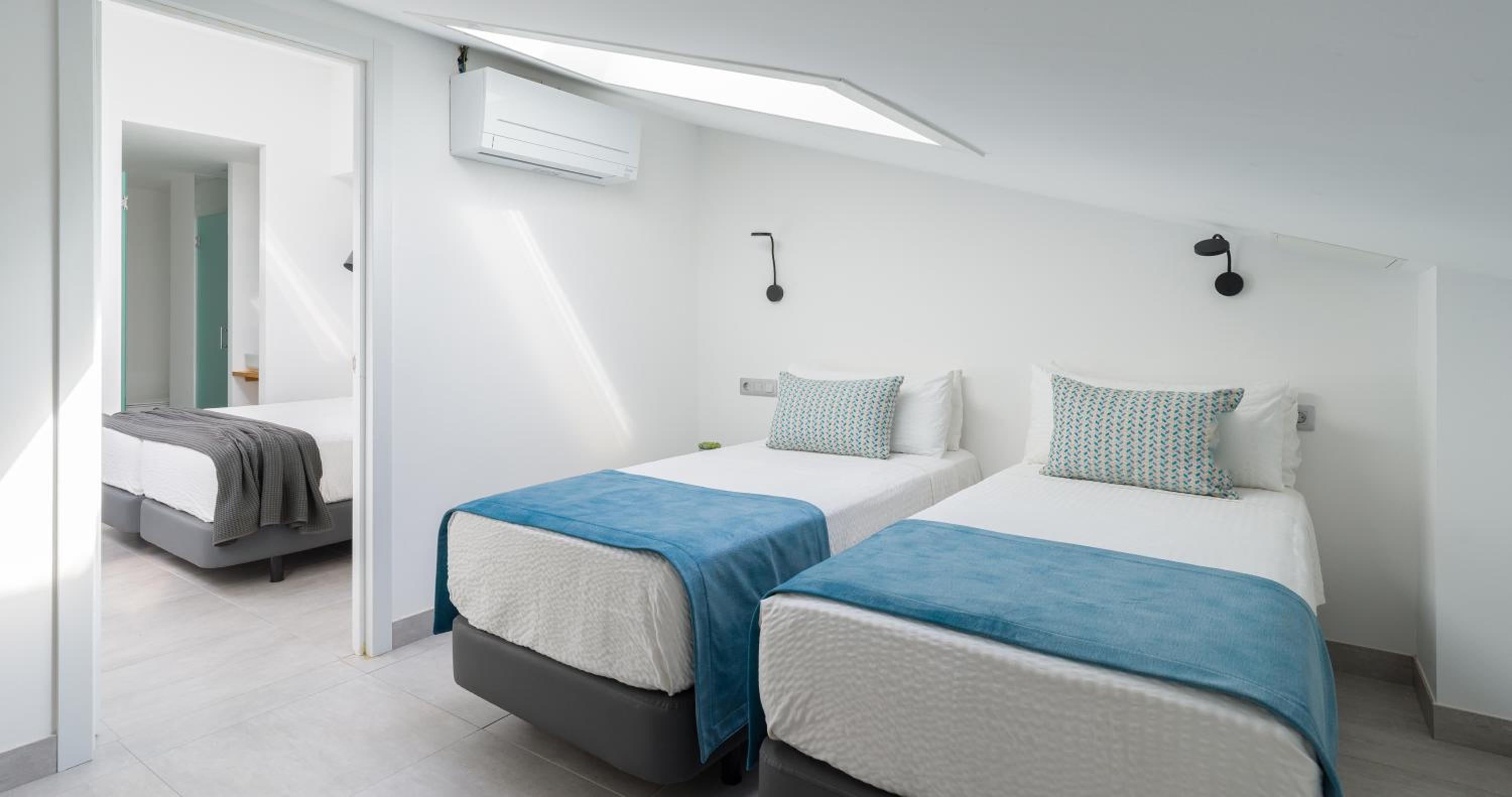 Double Room - Photo 11