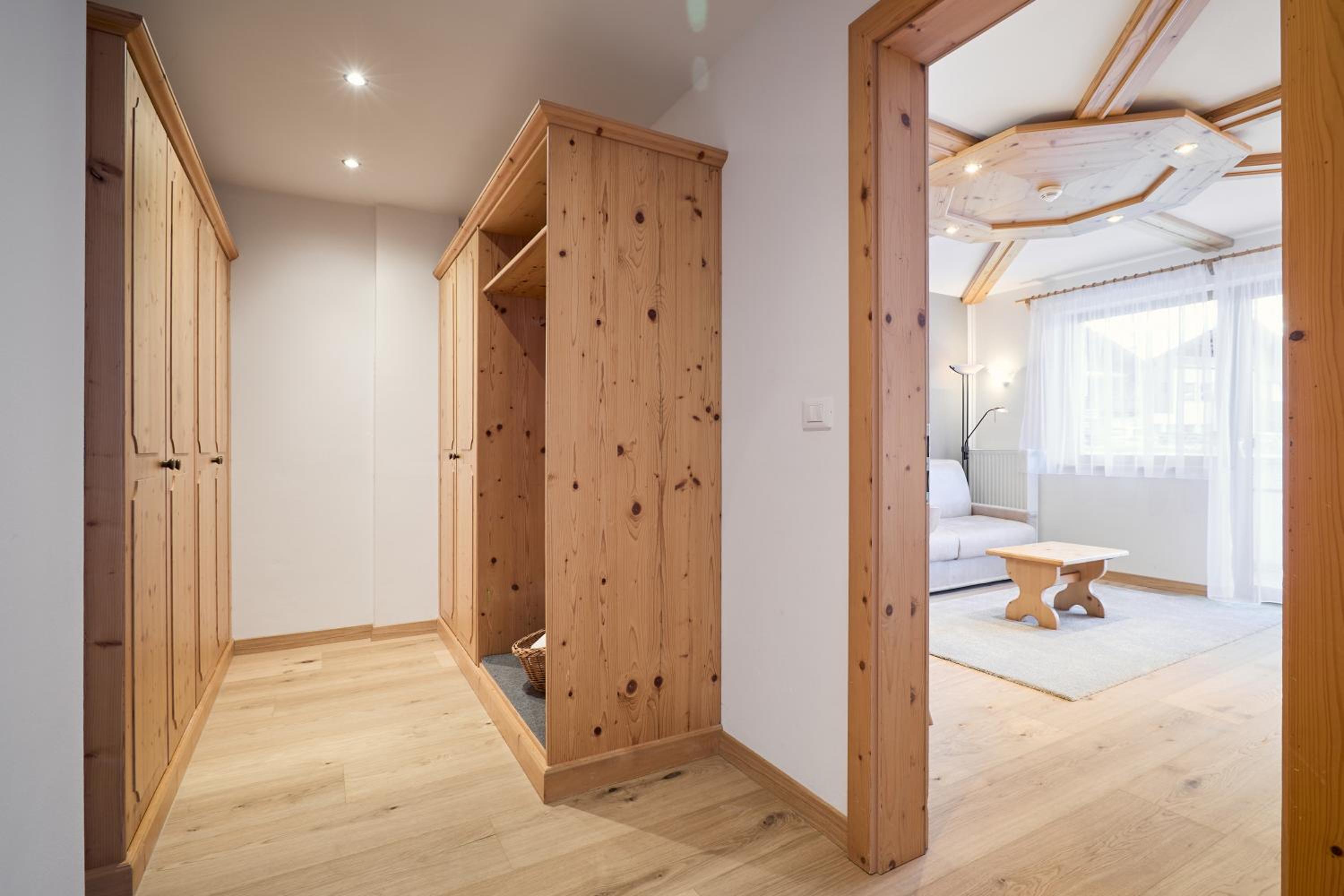 Suite with Balcony - Photo 10
