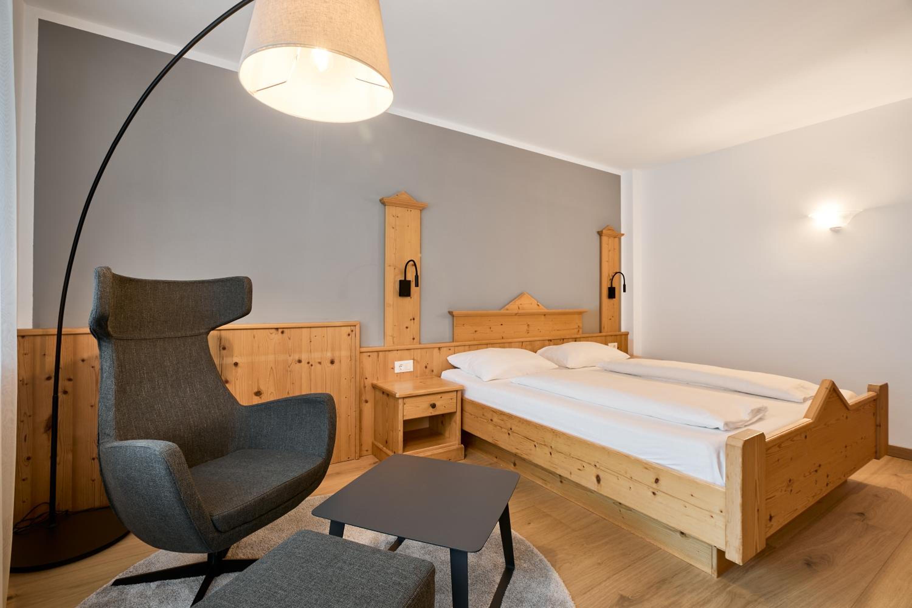 Double Room with Balcony - Photo 4