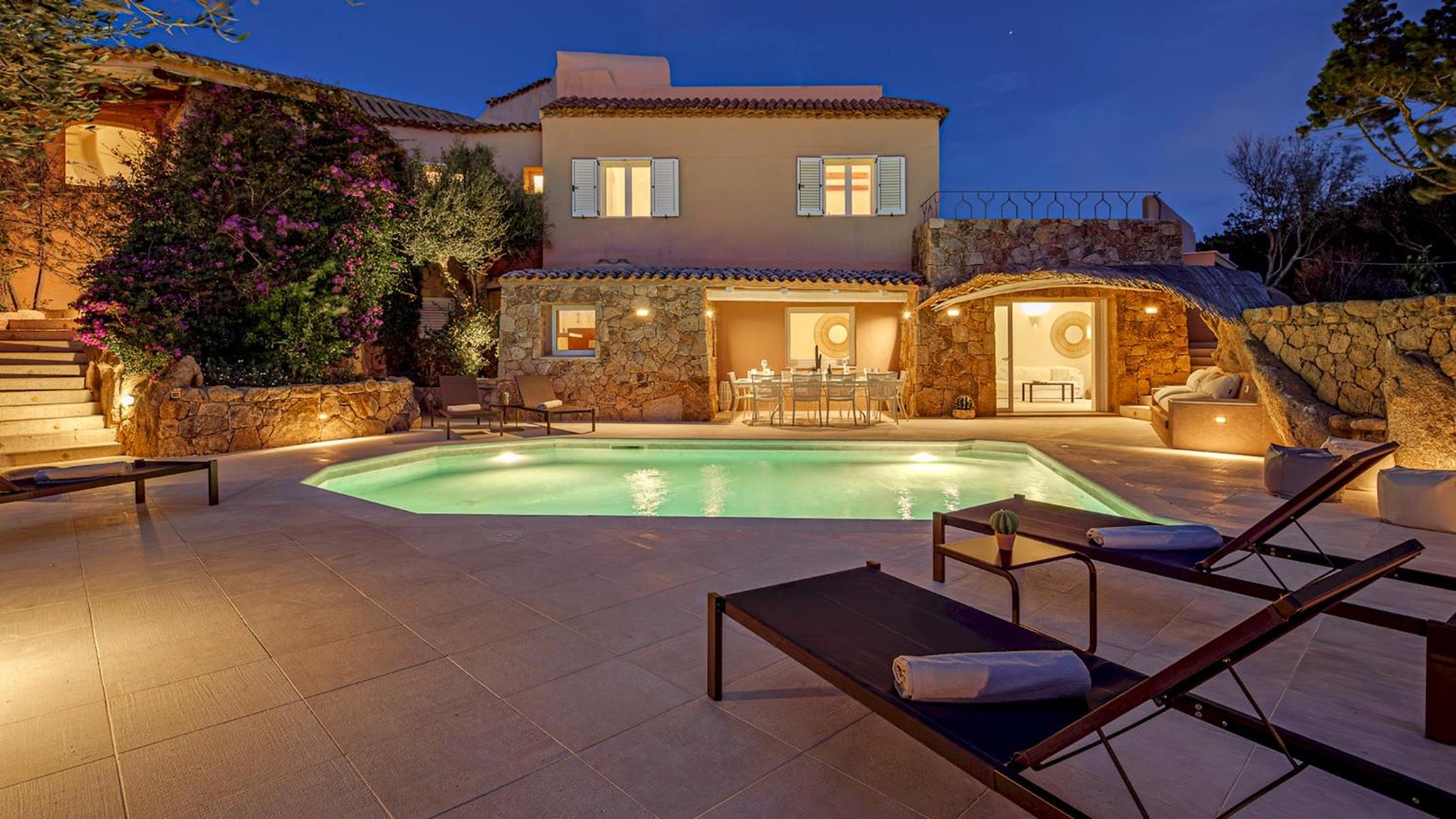Six-Bedroom Villa 