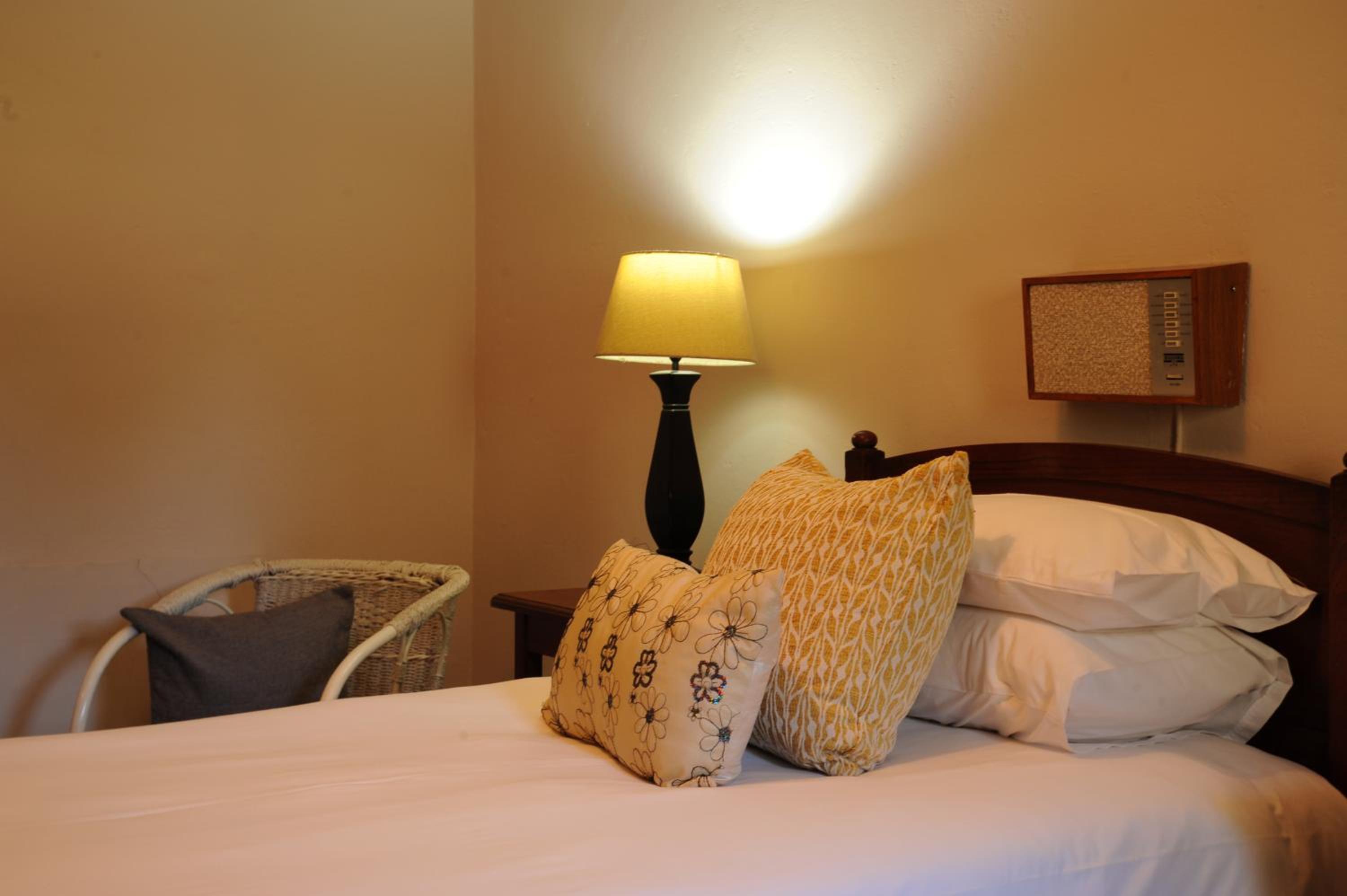 Single Room with Bathroom photo 2
