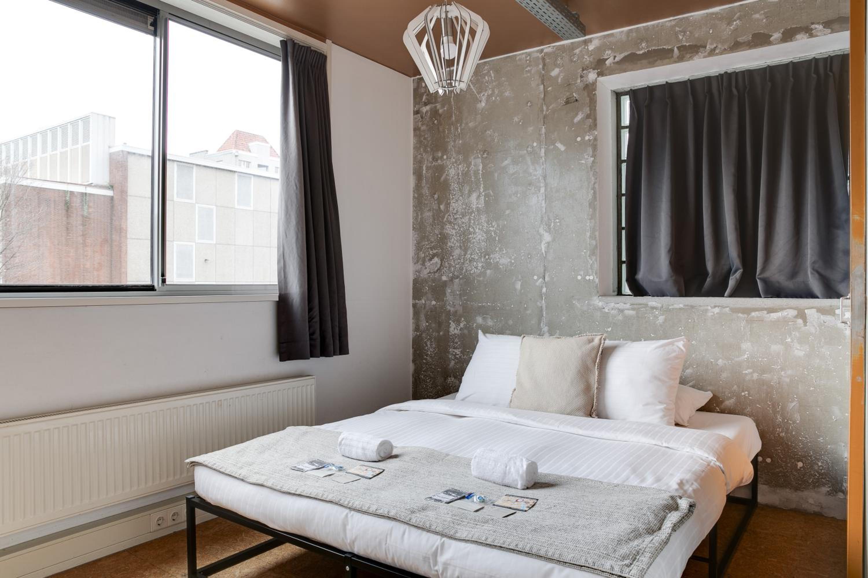 Deluxe Double En-Suite Room with Canal View photo 3