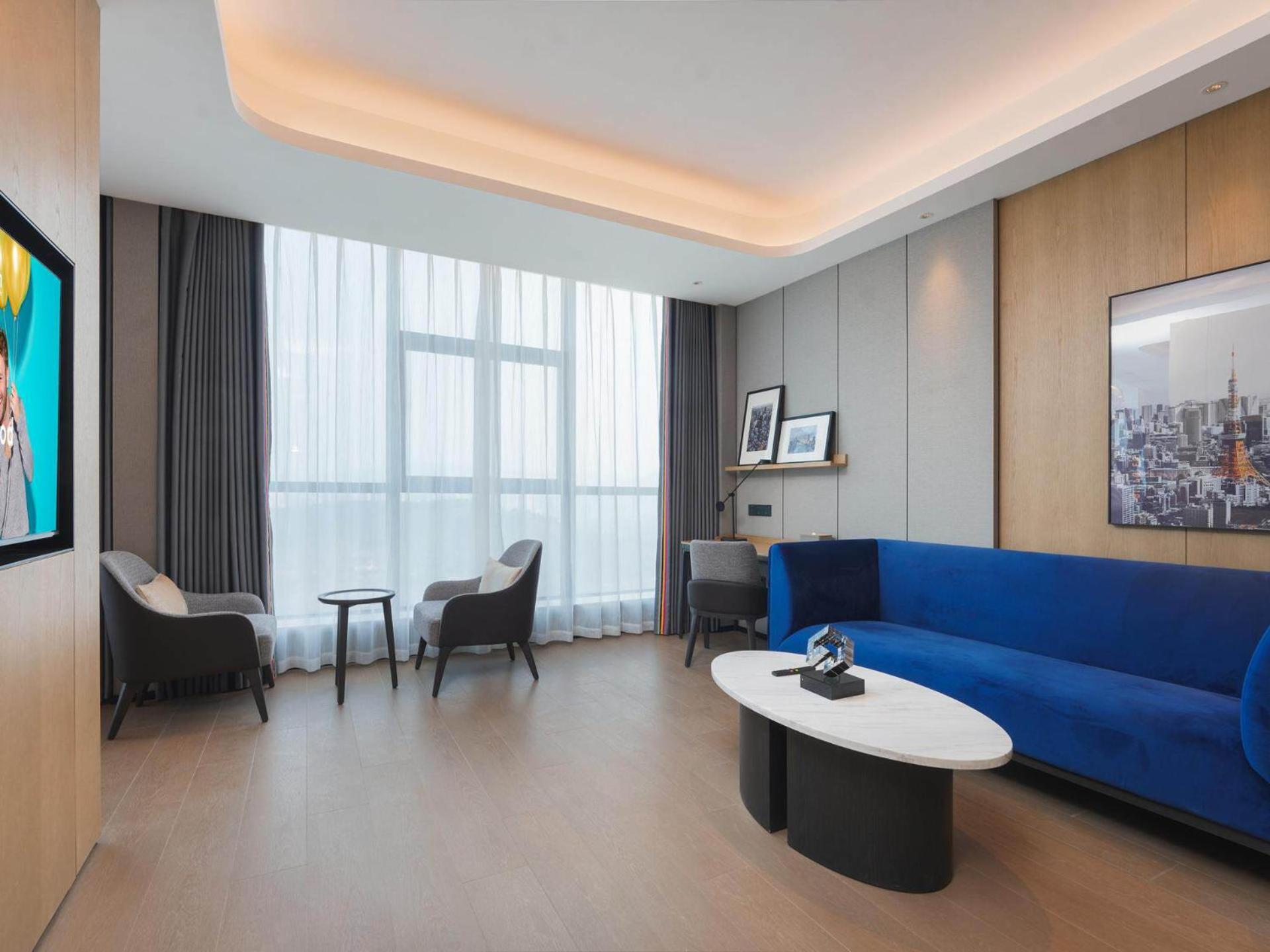 Premium Suite with King Bed