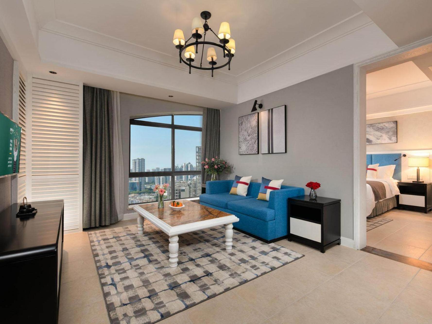 Premium Suite With King Bed photo 1