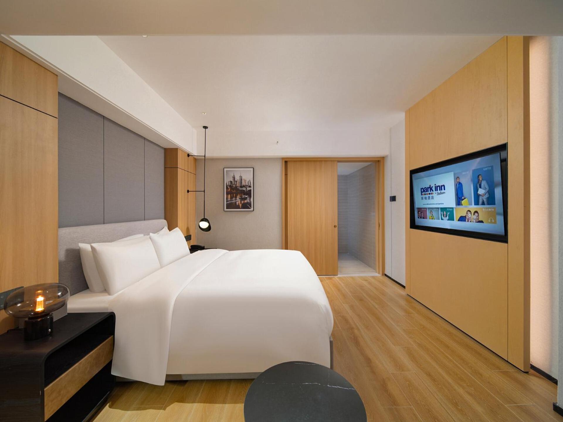 Premium Suite with King Bed photo 1