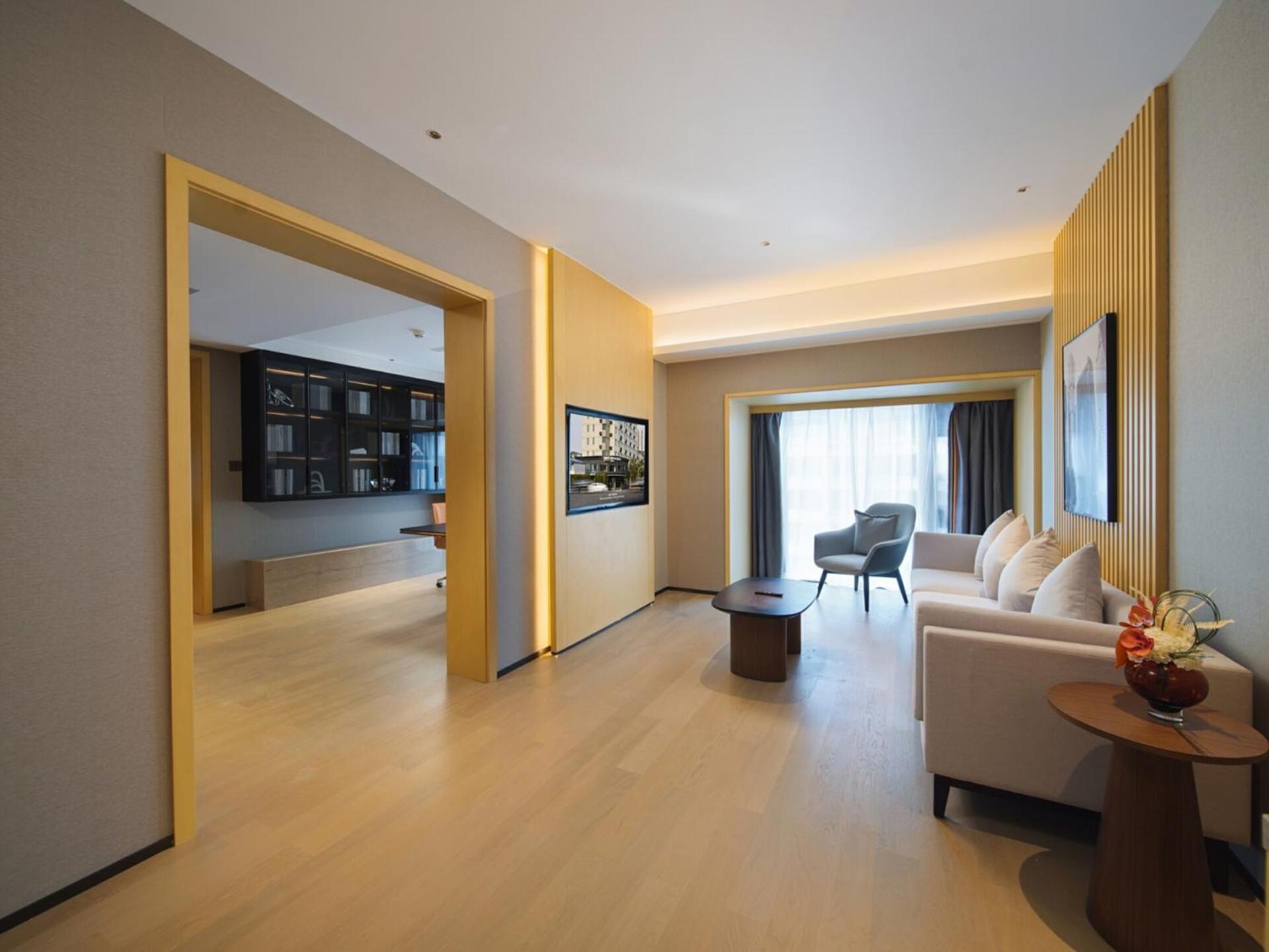 Executive Suite with King Bed