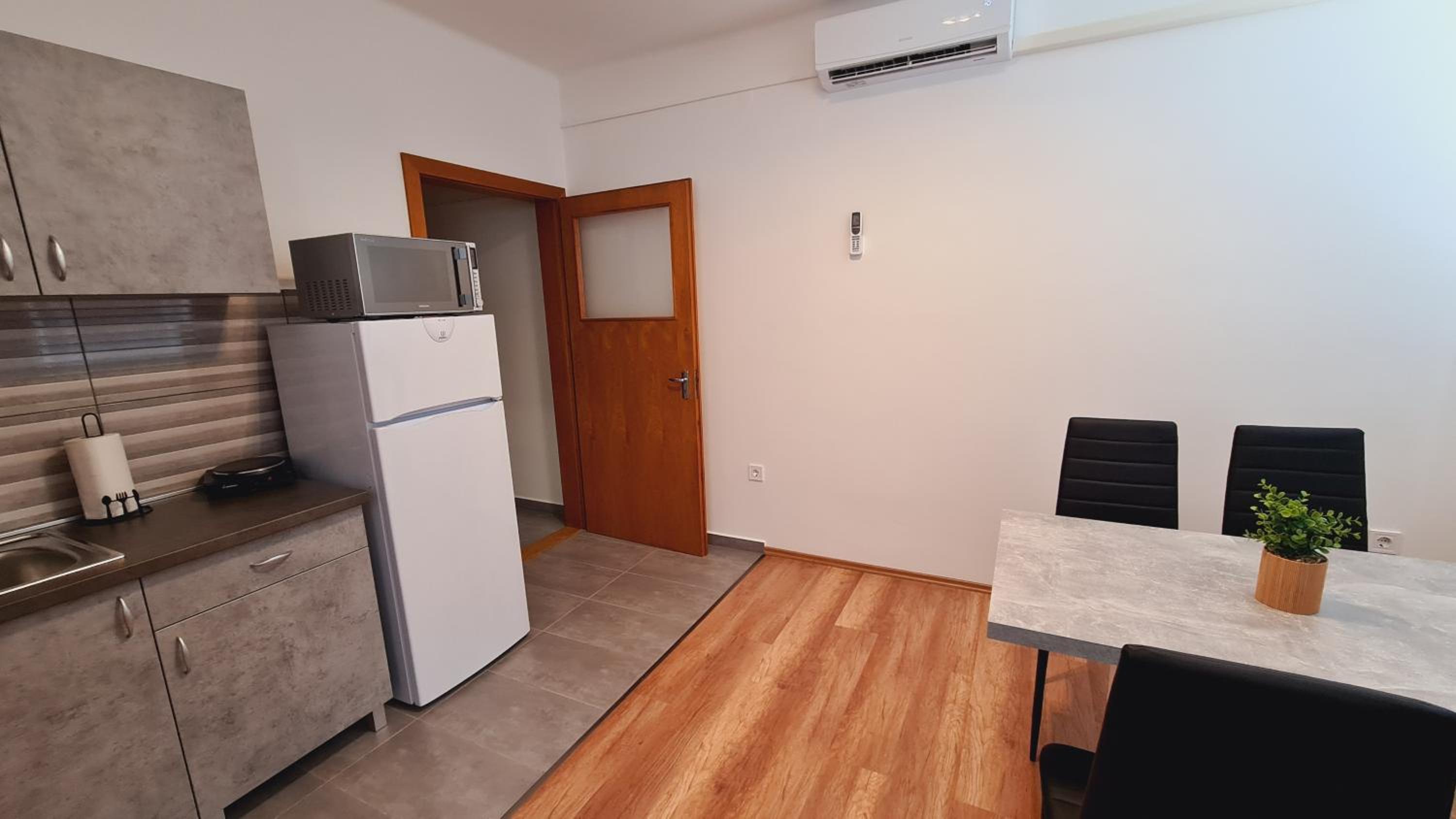 One-Bedroom Apartment - Photo 19