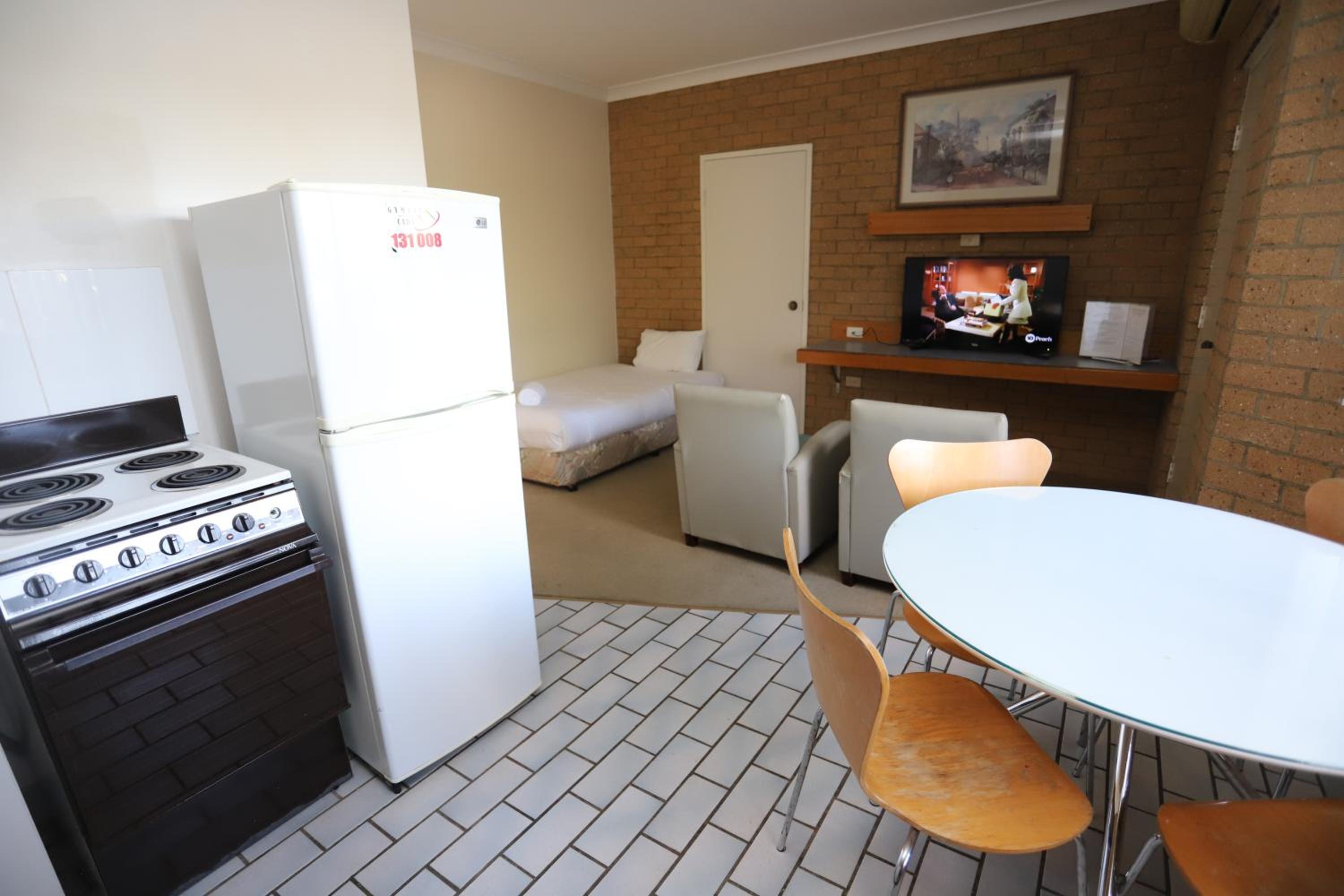One-Bedroom Suite - Self Contained (No Pets)