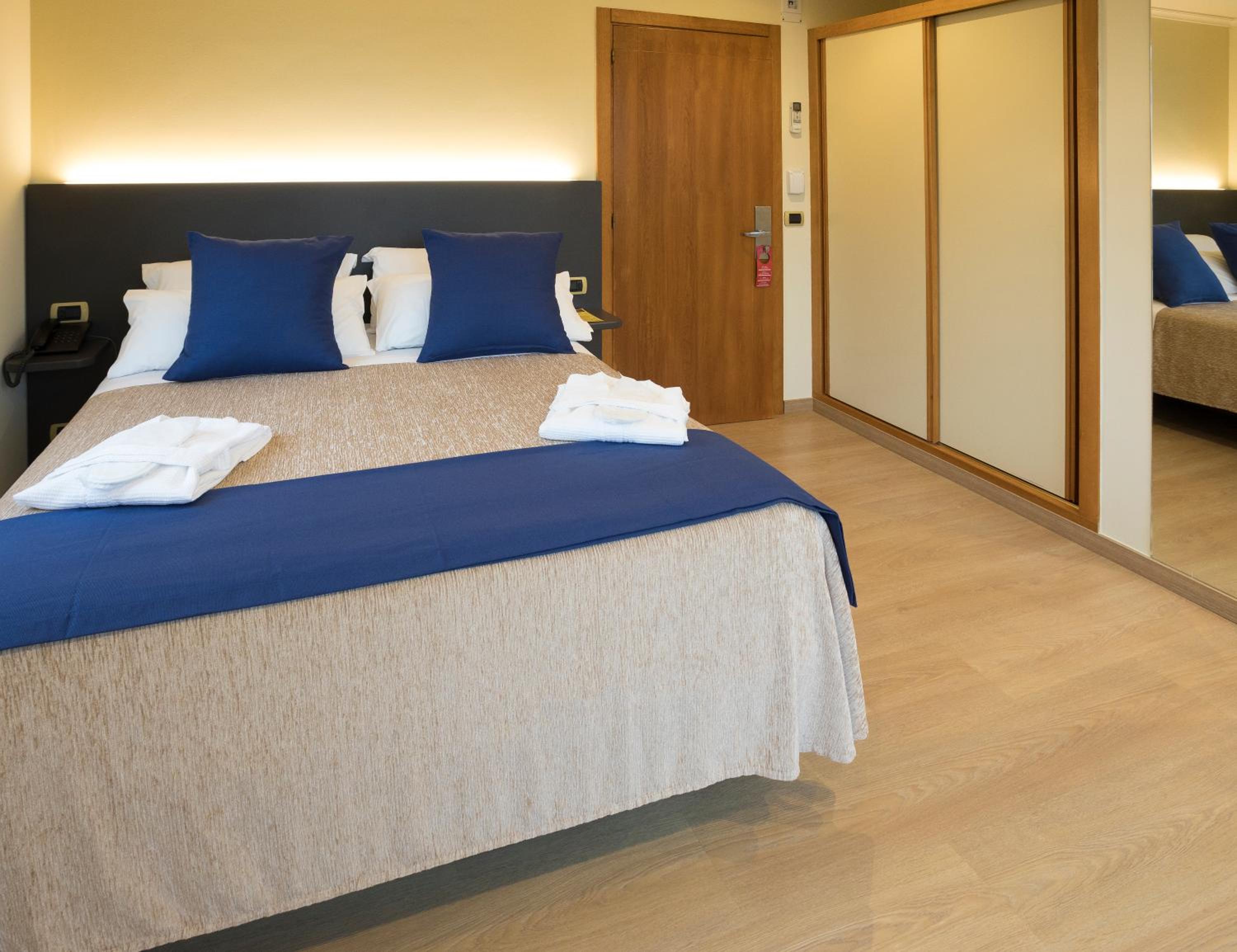 Double Room - Photo 3