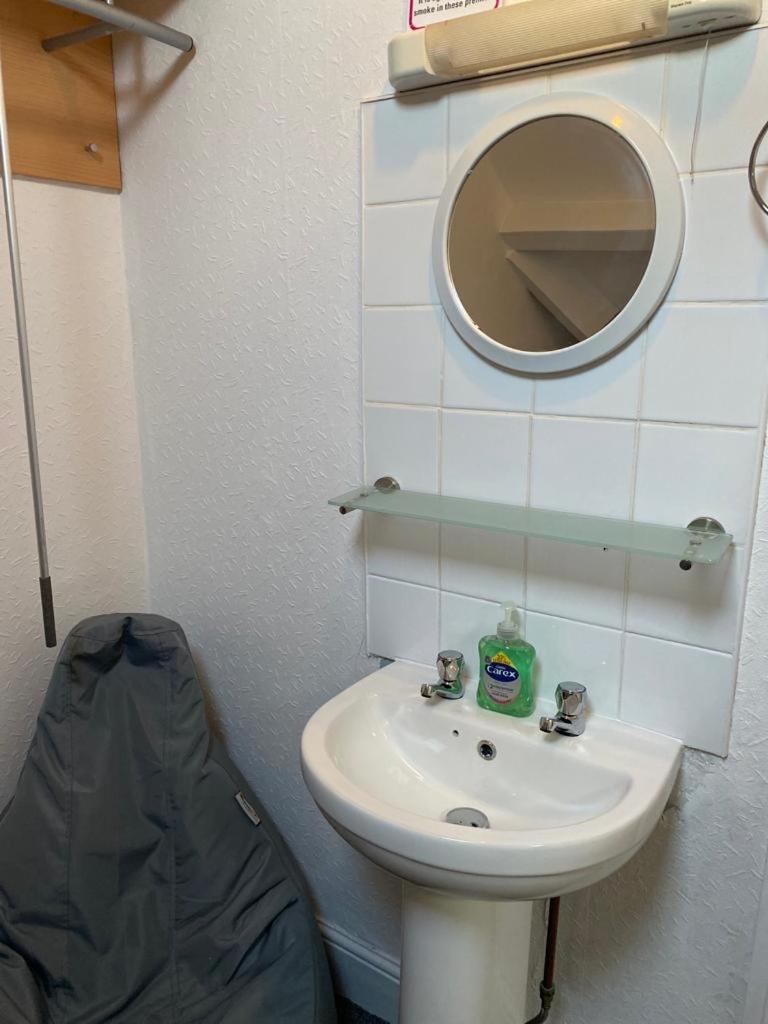 Single Room photo 3