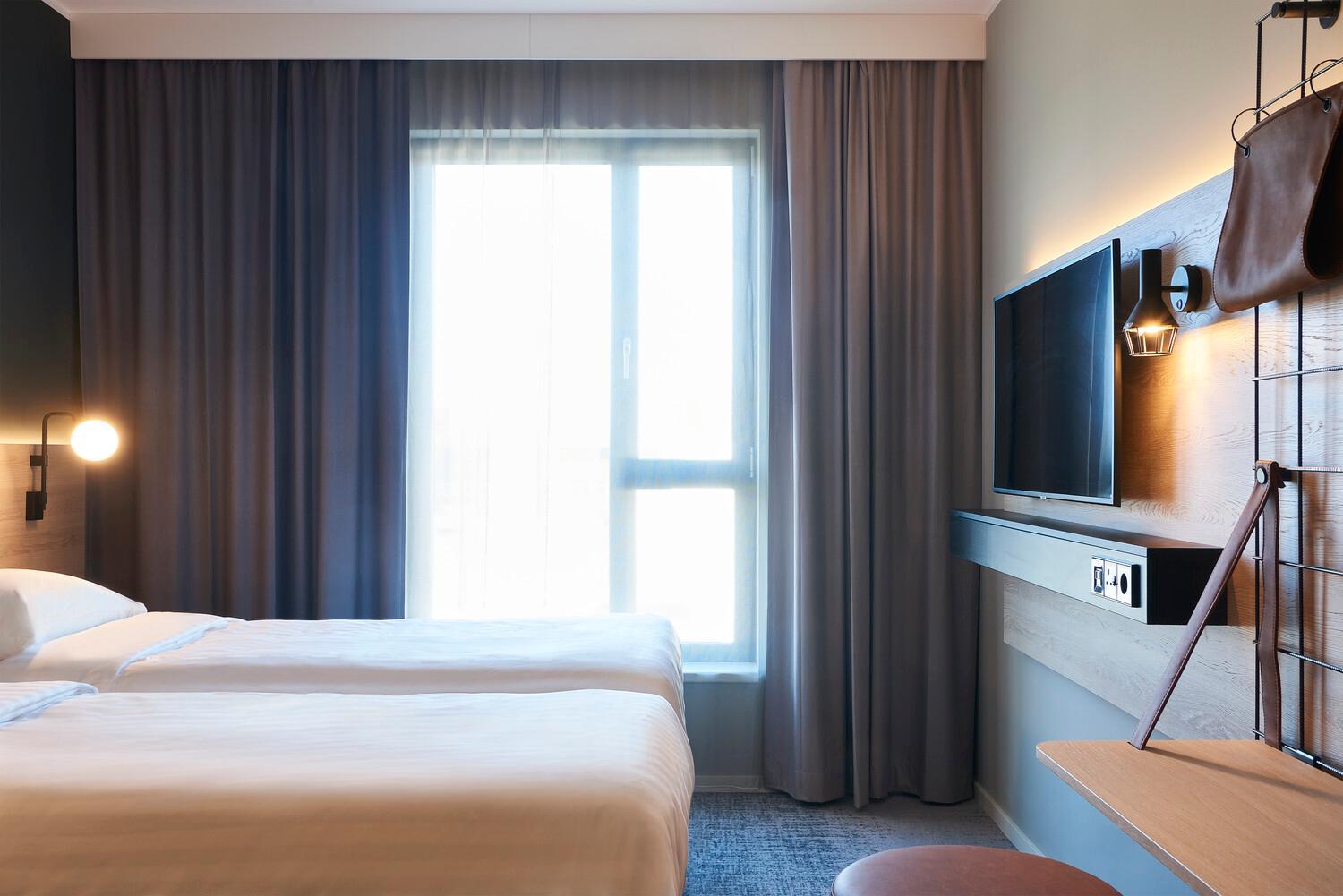 Moxy Twin Room - Photo 2