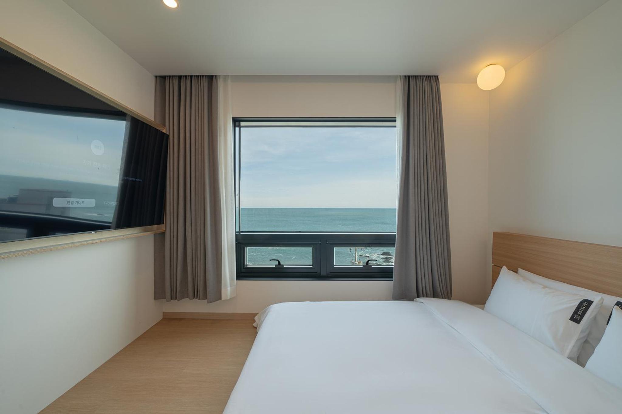 Deluxe Double Room with Sea View - Photo 1