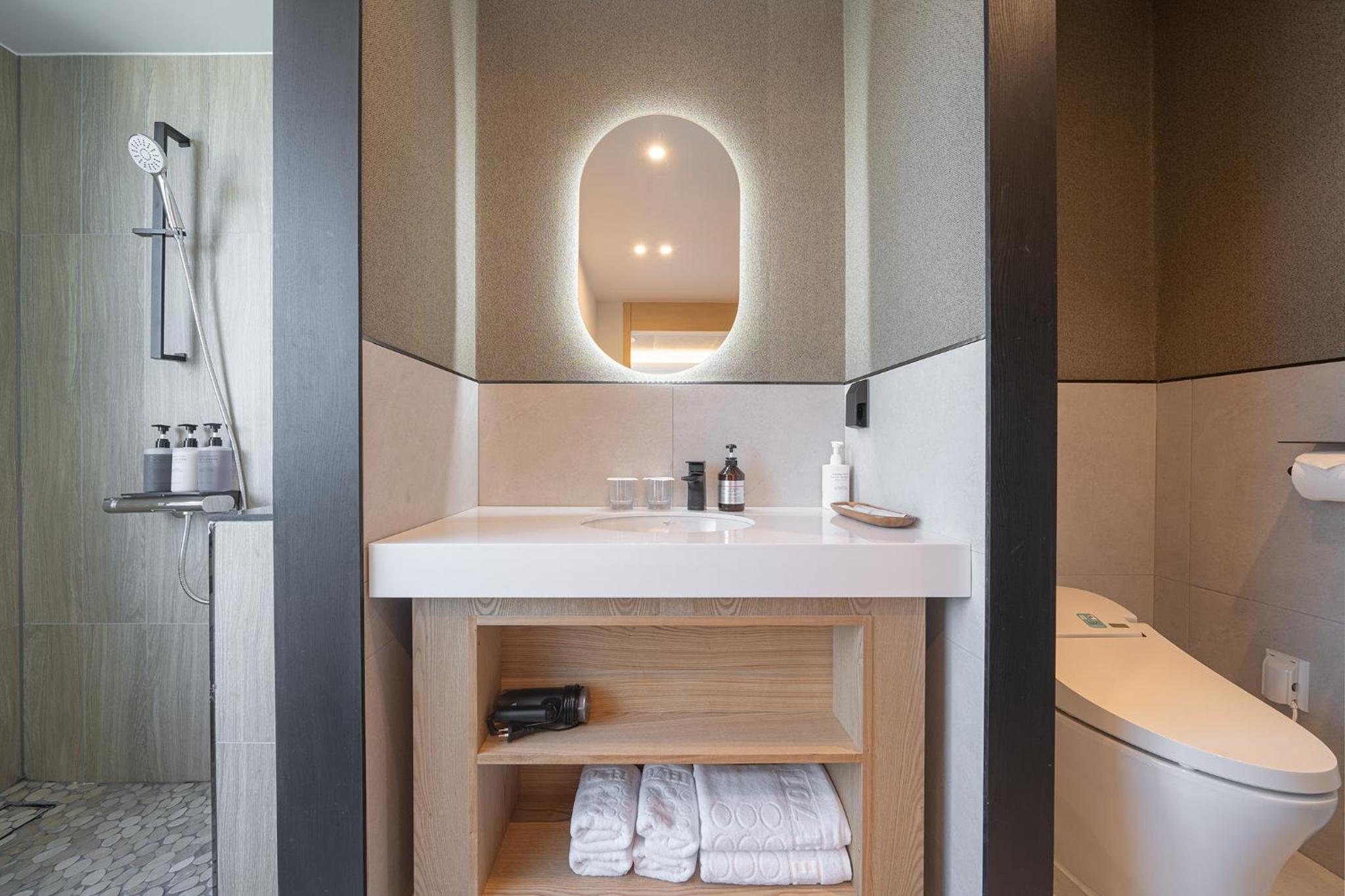 Family Suite with Sea View - Photo 7