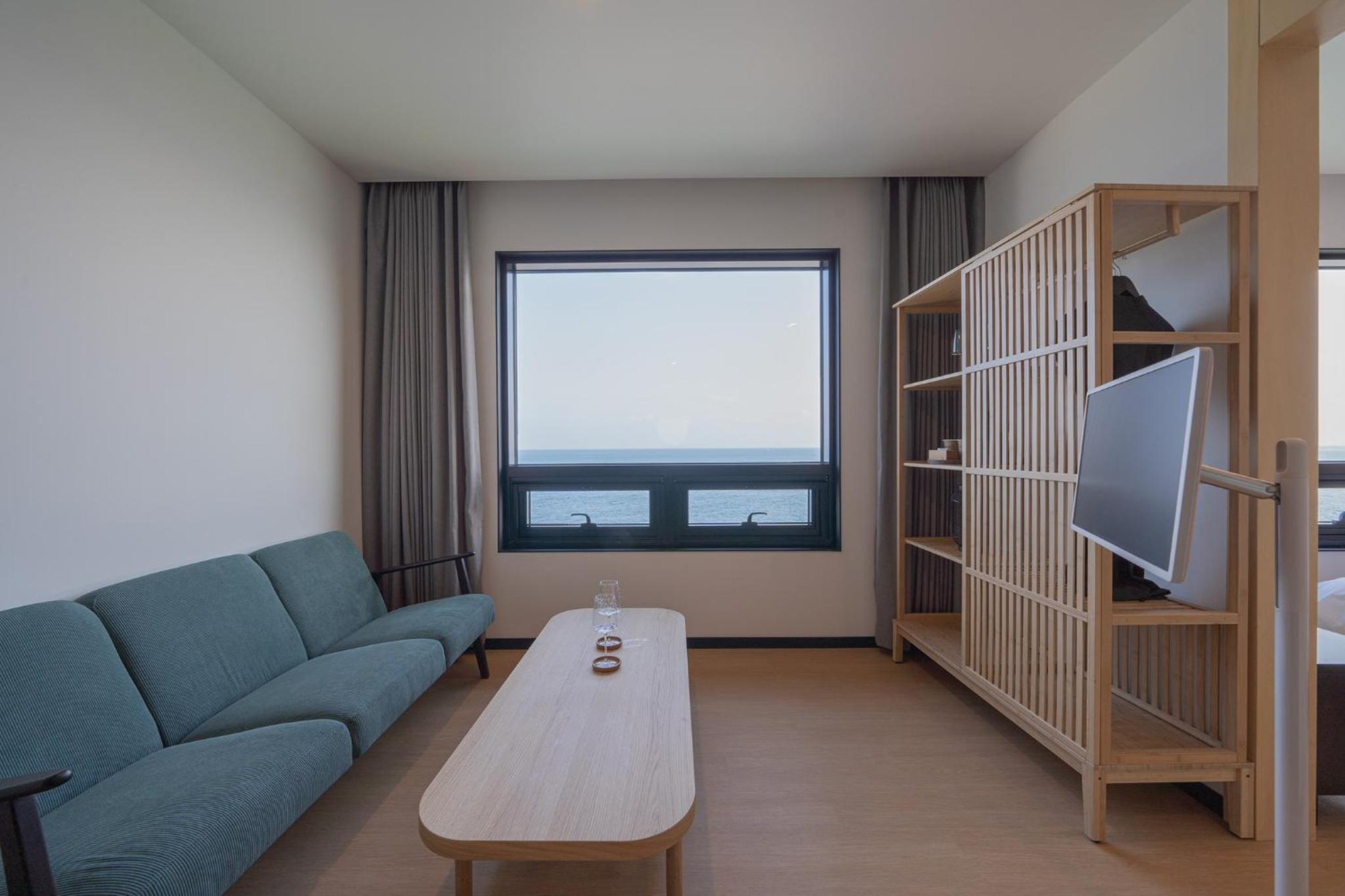 Premier Suite with Sea View  - Photo 2