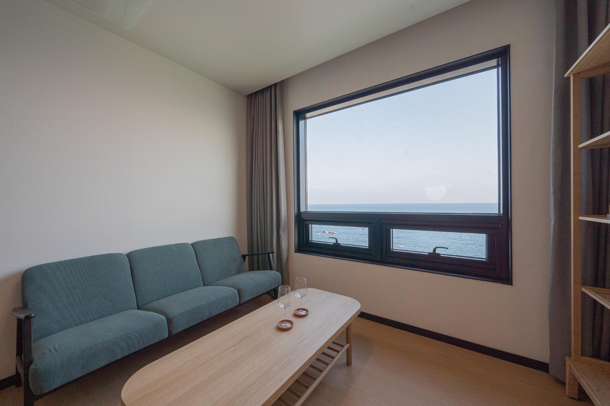 Premier Suite with Sea View  - Photo 5