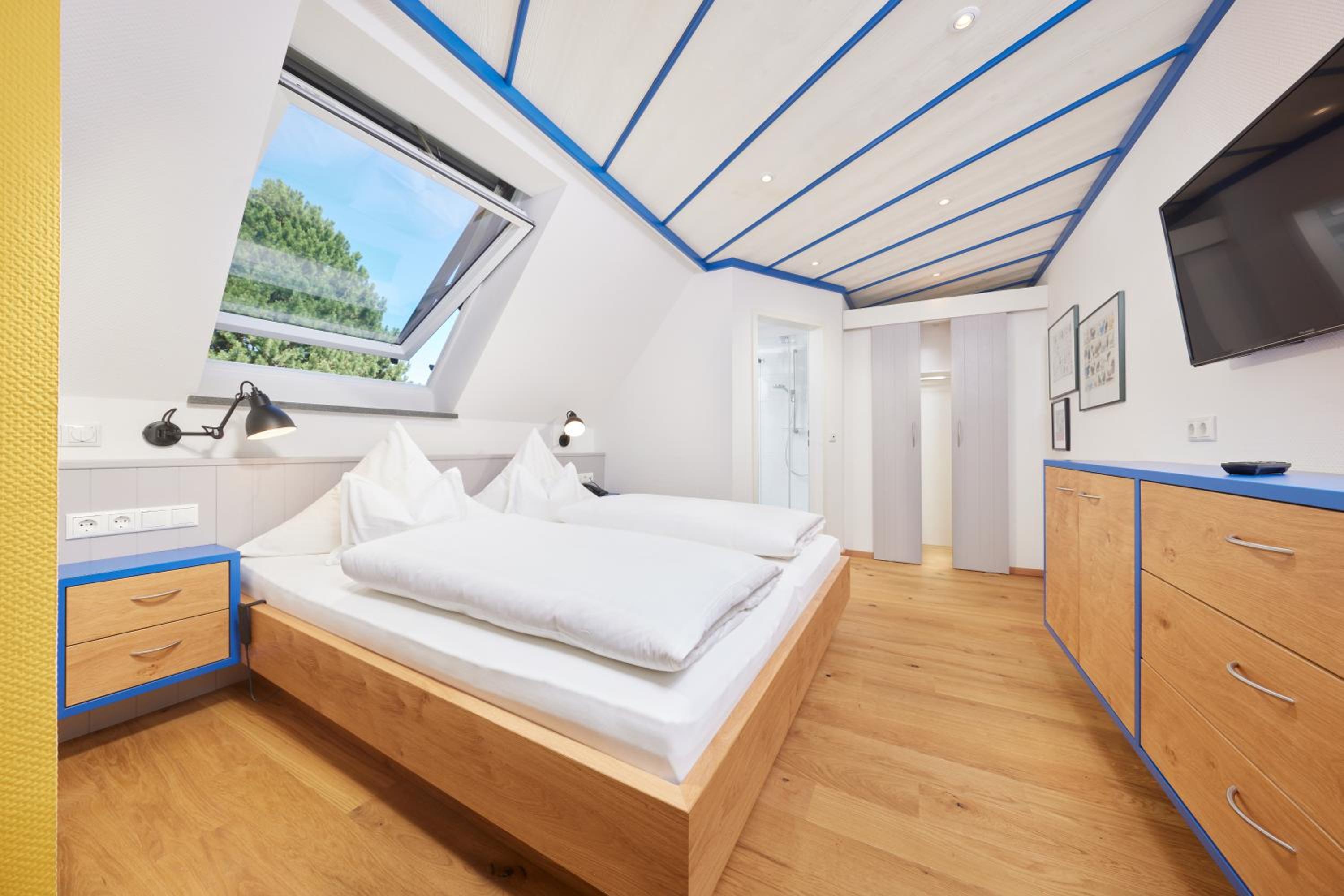 Double Room - Photo 9