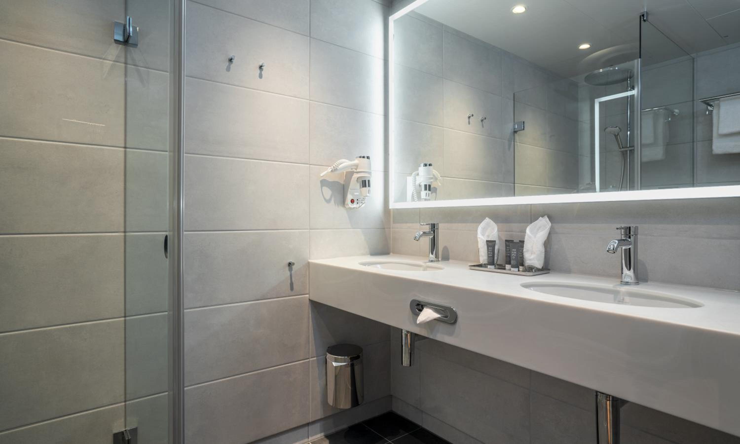 Standard Quadruple Room - Photo 4