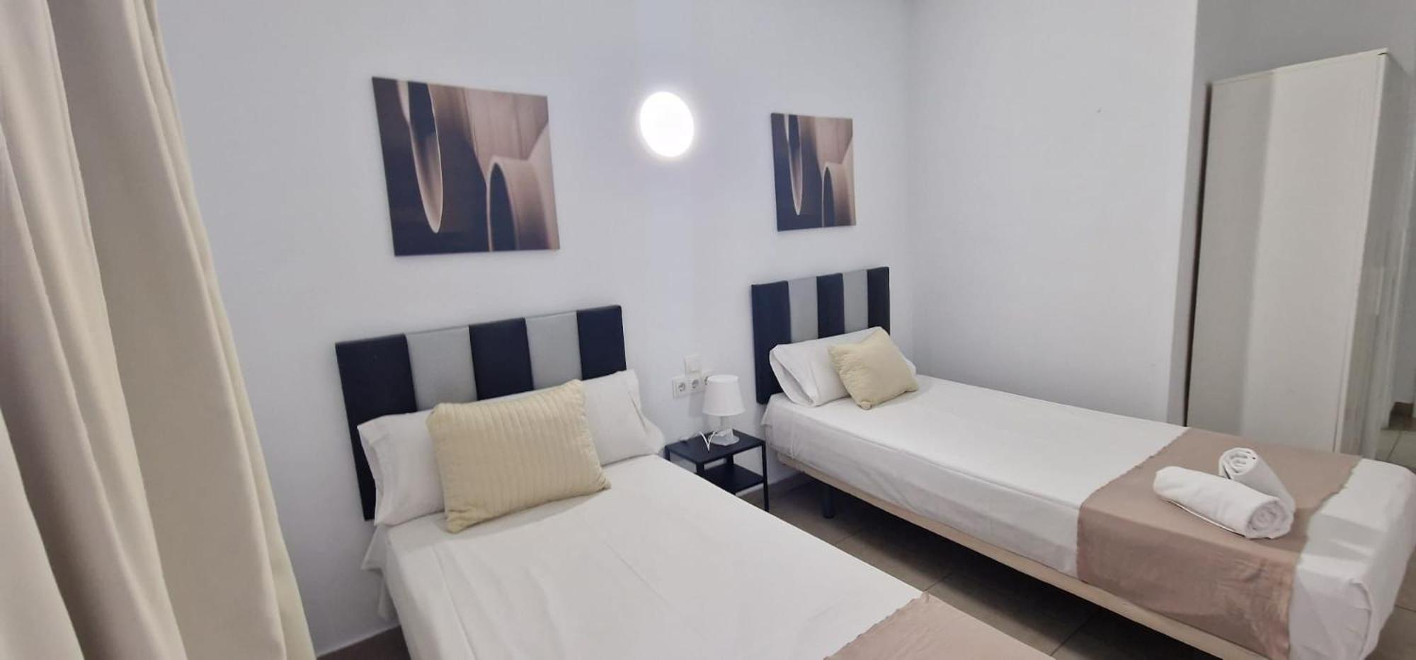 Twin Room - Photo 1