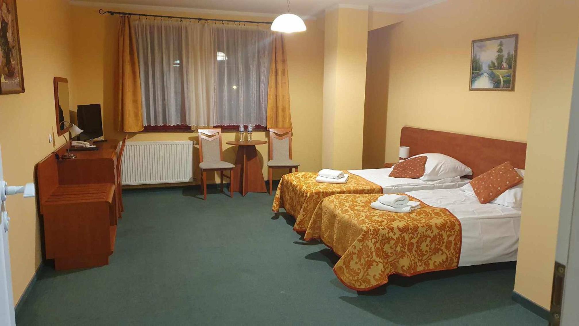 Twin Room - Photo 1