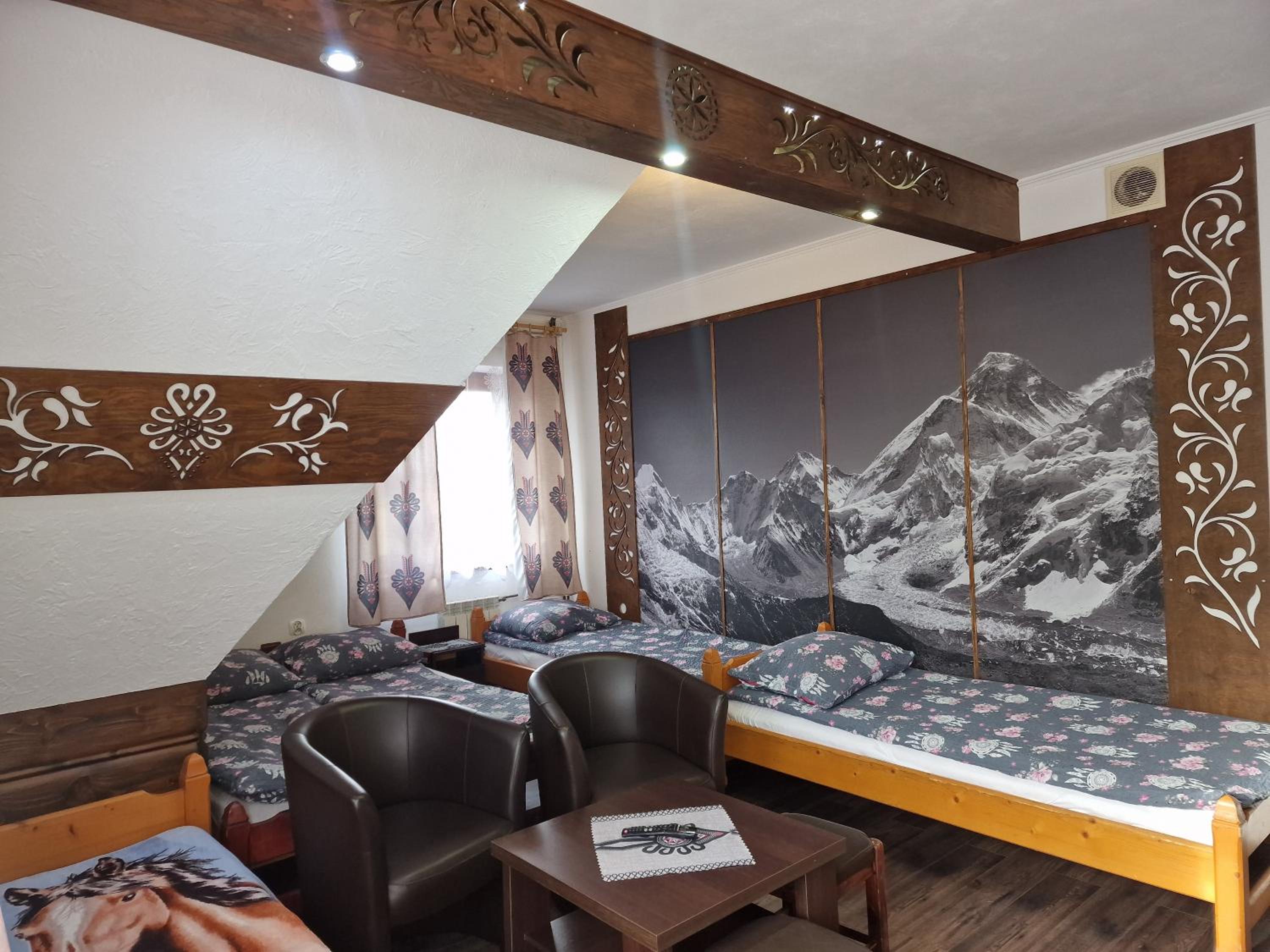 Standard Family Room - Photo 2