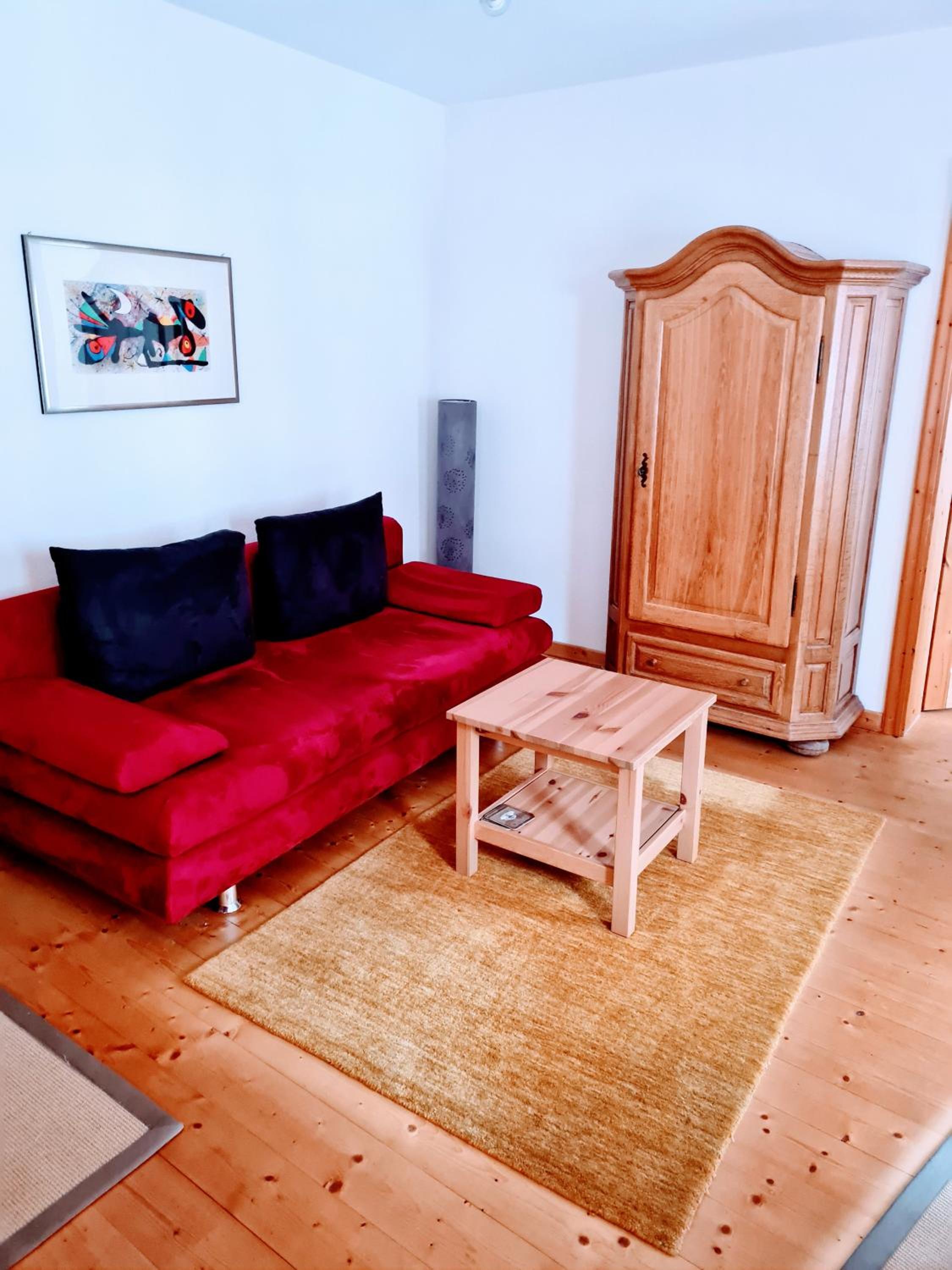 One-Bedroom Apartment photo 1