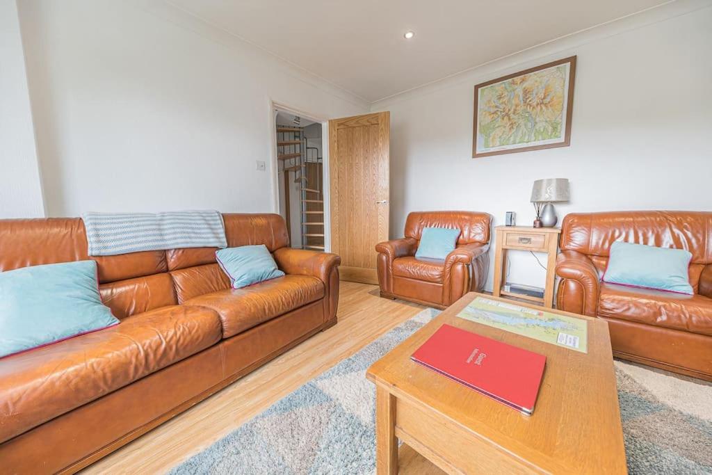 Three-Bedroom House photo 1