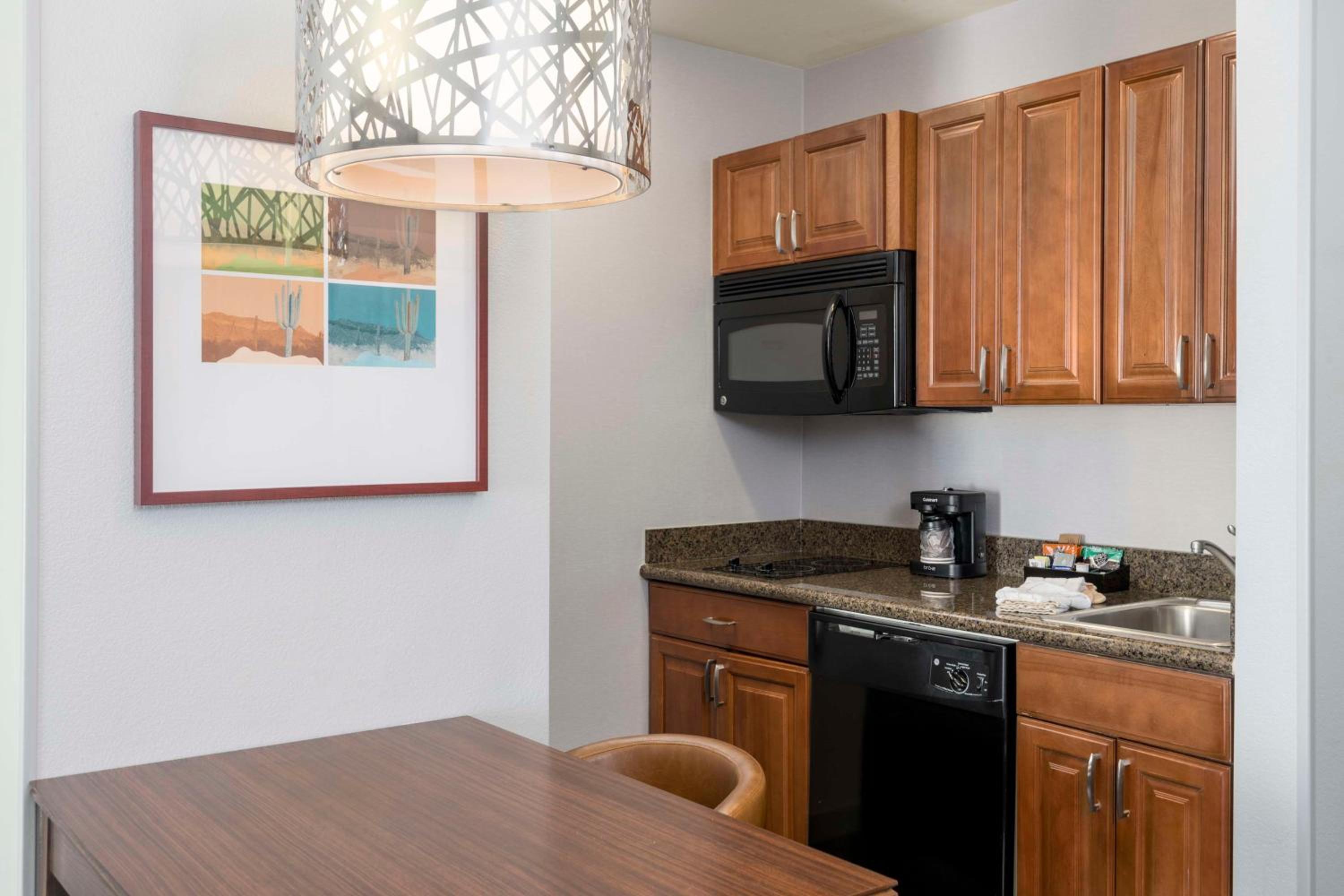 One-Bedroom King Suite - Non-Smoking - Photo 3