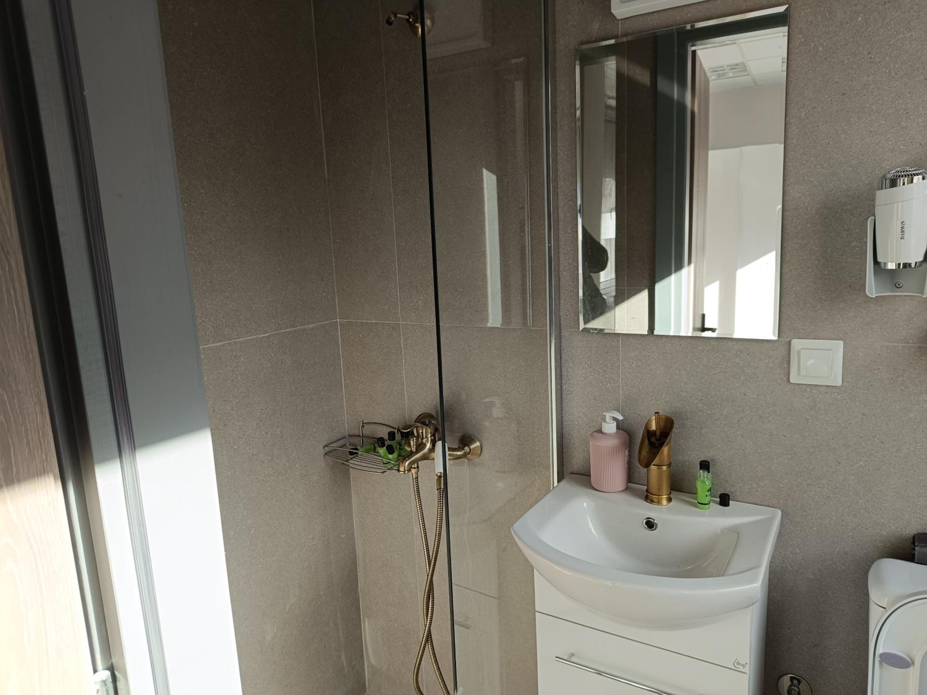 King Suite with Balcony photo 3