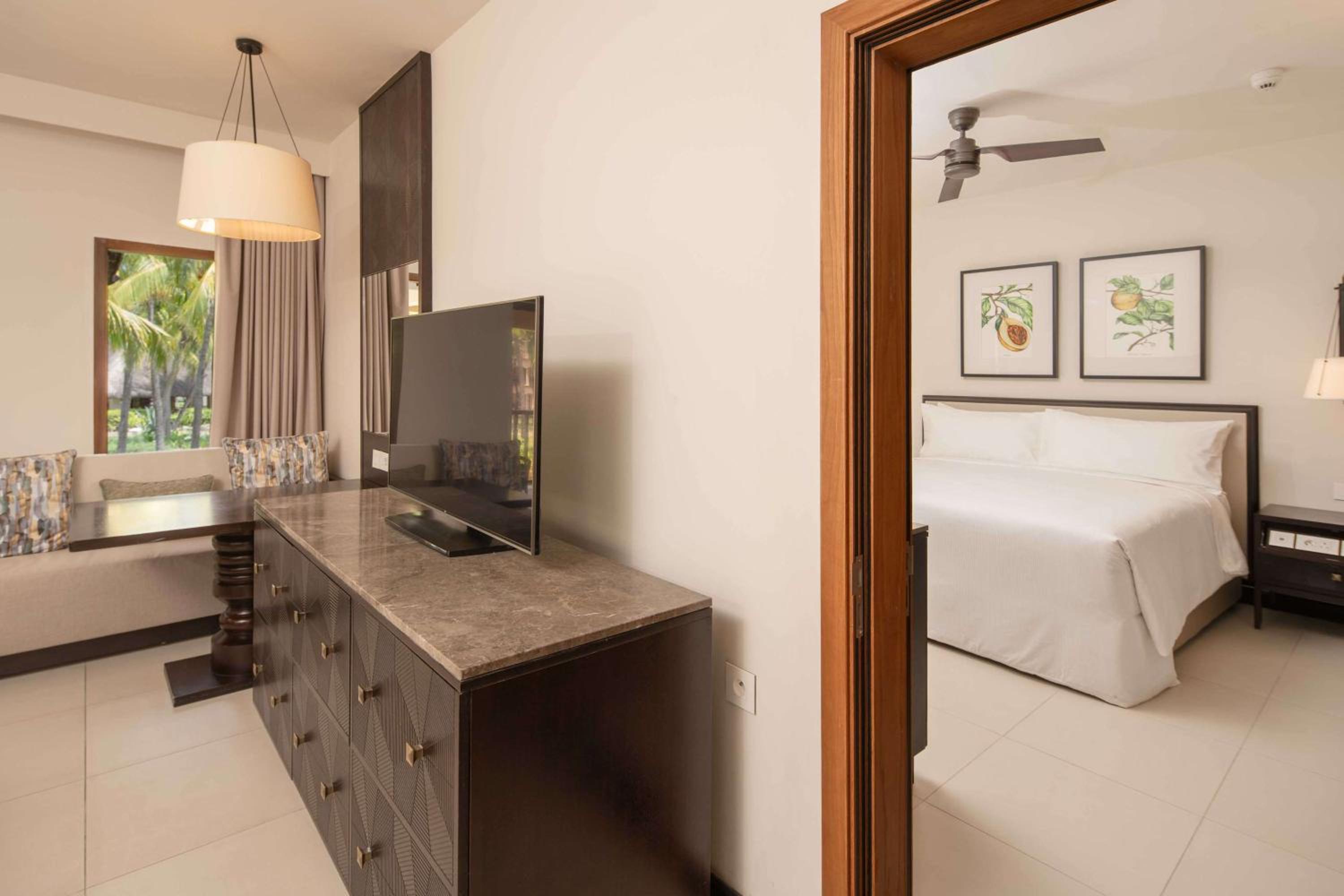 Grand Deluxe Room - Photo 1