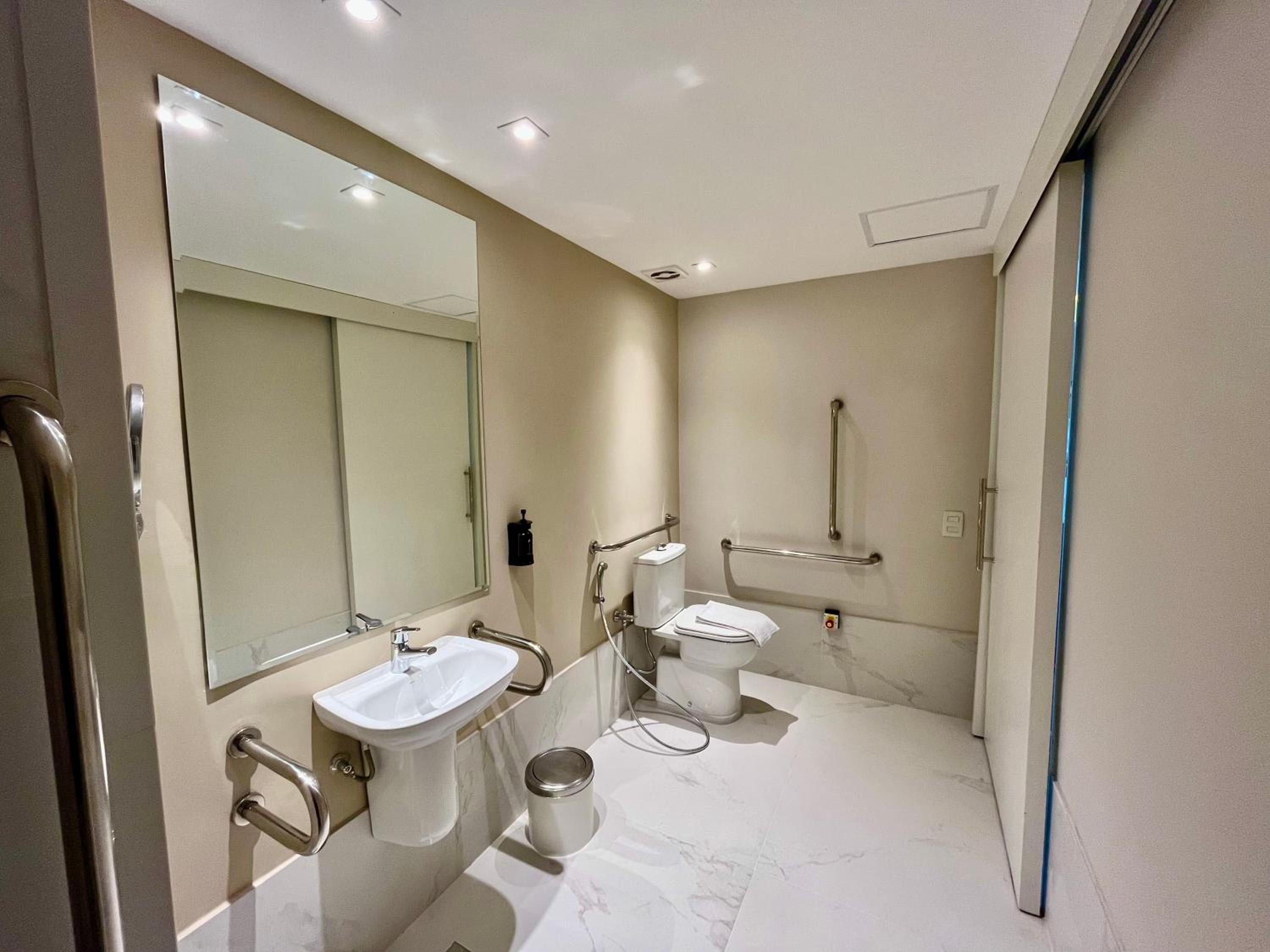 Disabled Room thumbnail 6