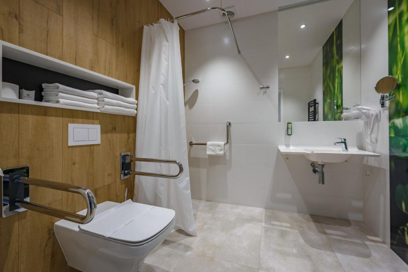 Family Room - Disability Access photo 2