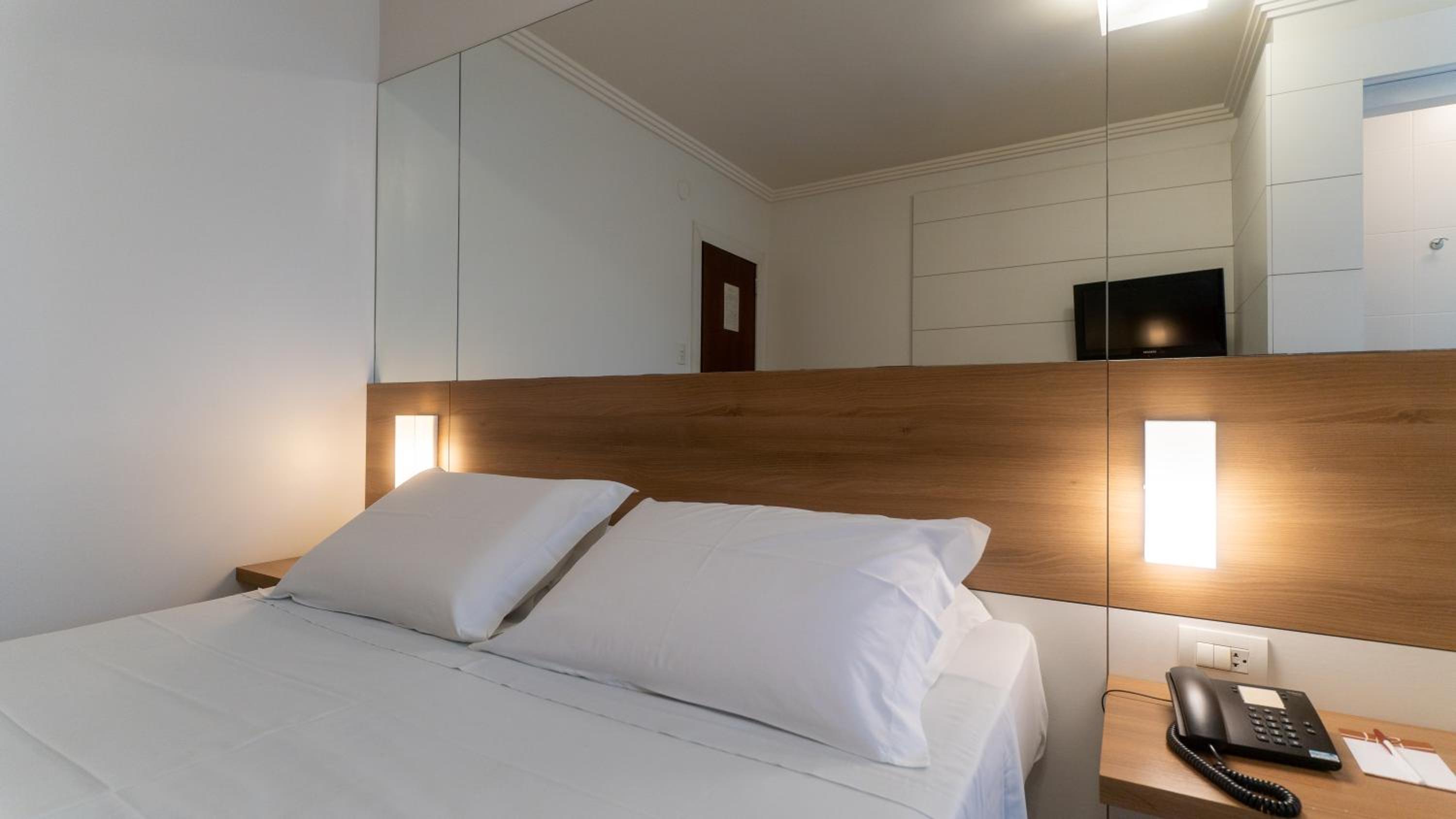 Economy Double Room photo 3