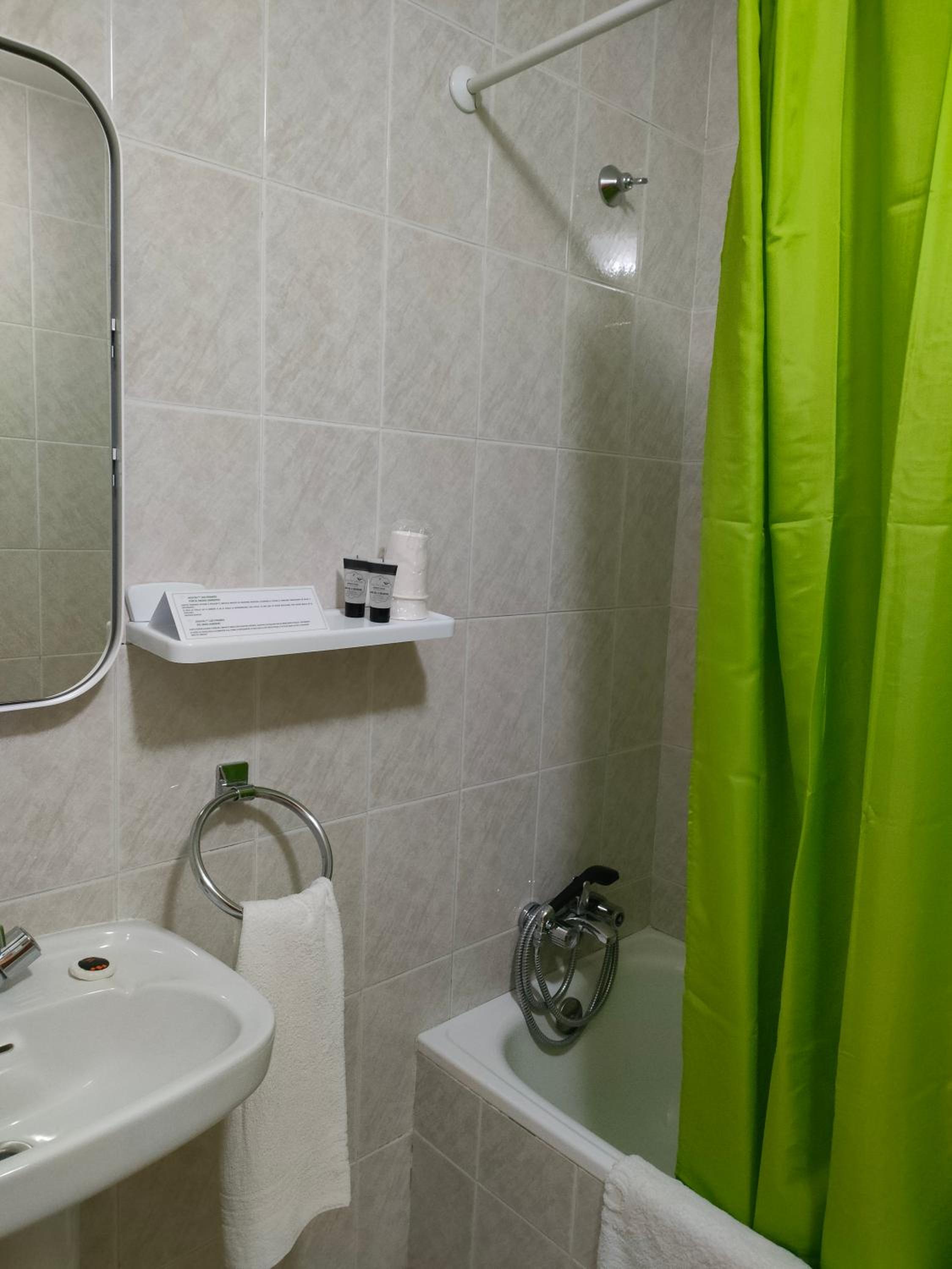 Economy Double Room - Photo 3
