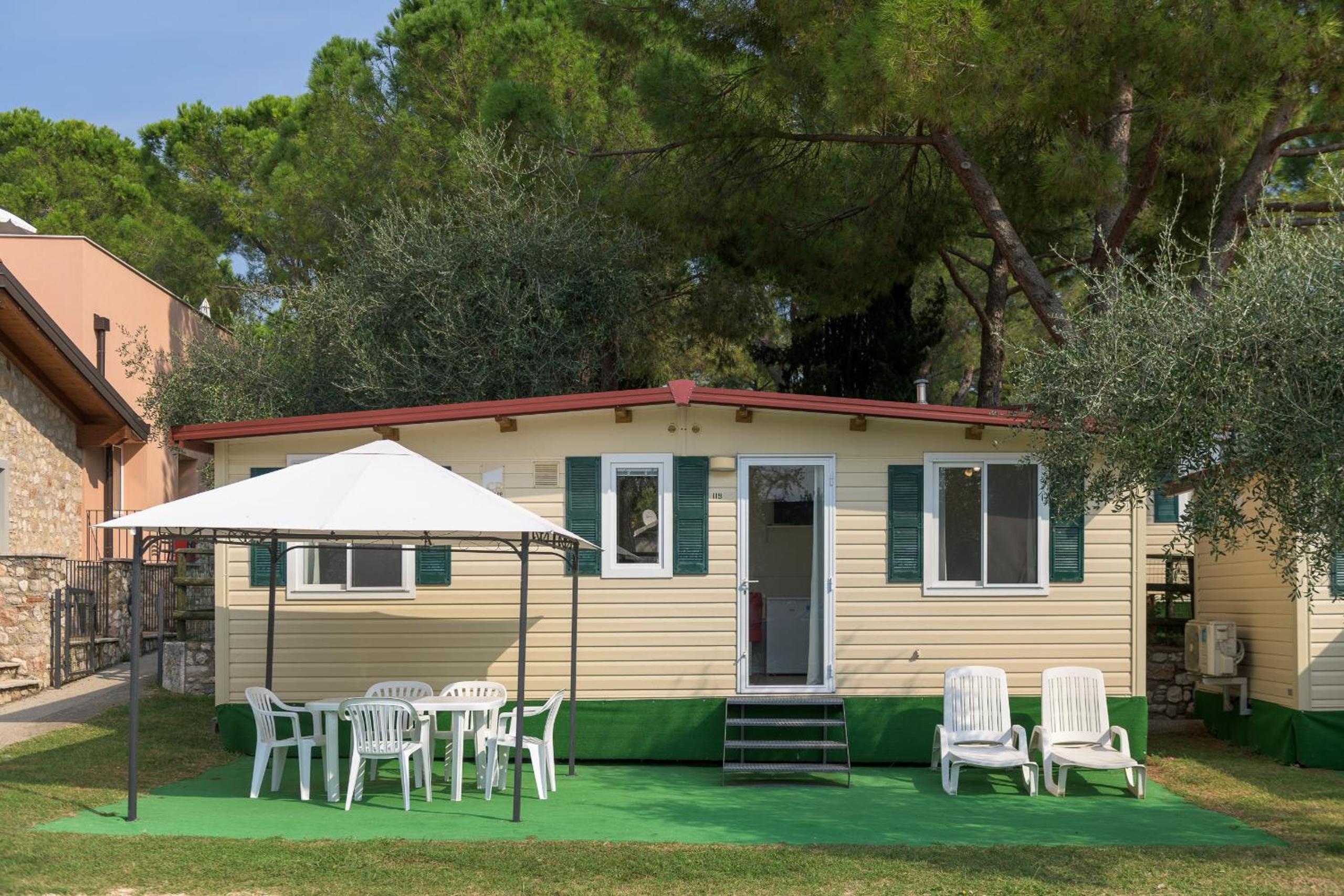 Standard Plus Mobile Home photo 2
