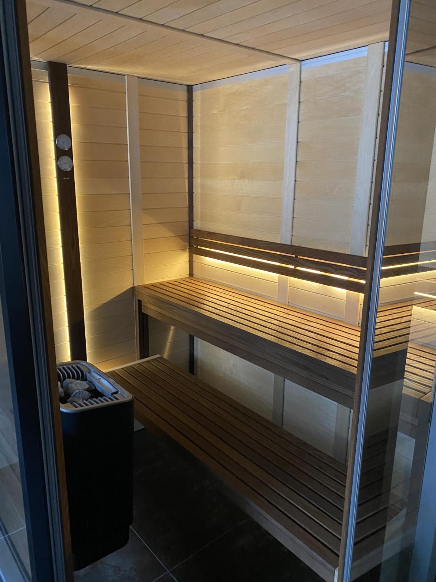 Double Room with Shared Bathroom photo 3