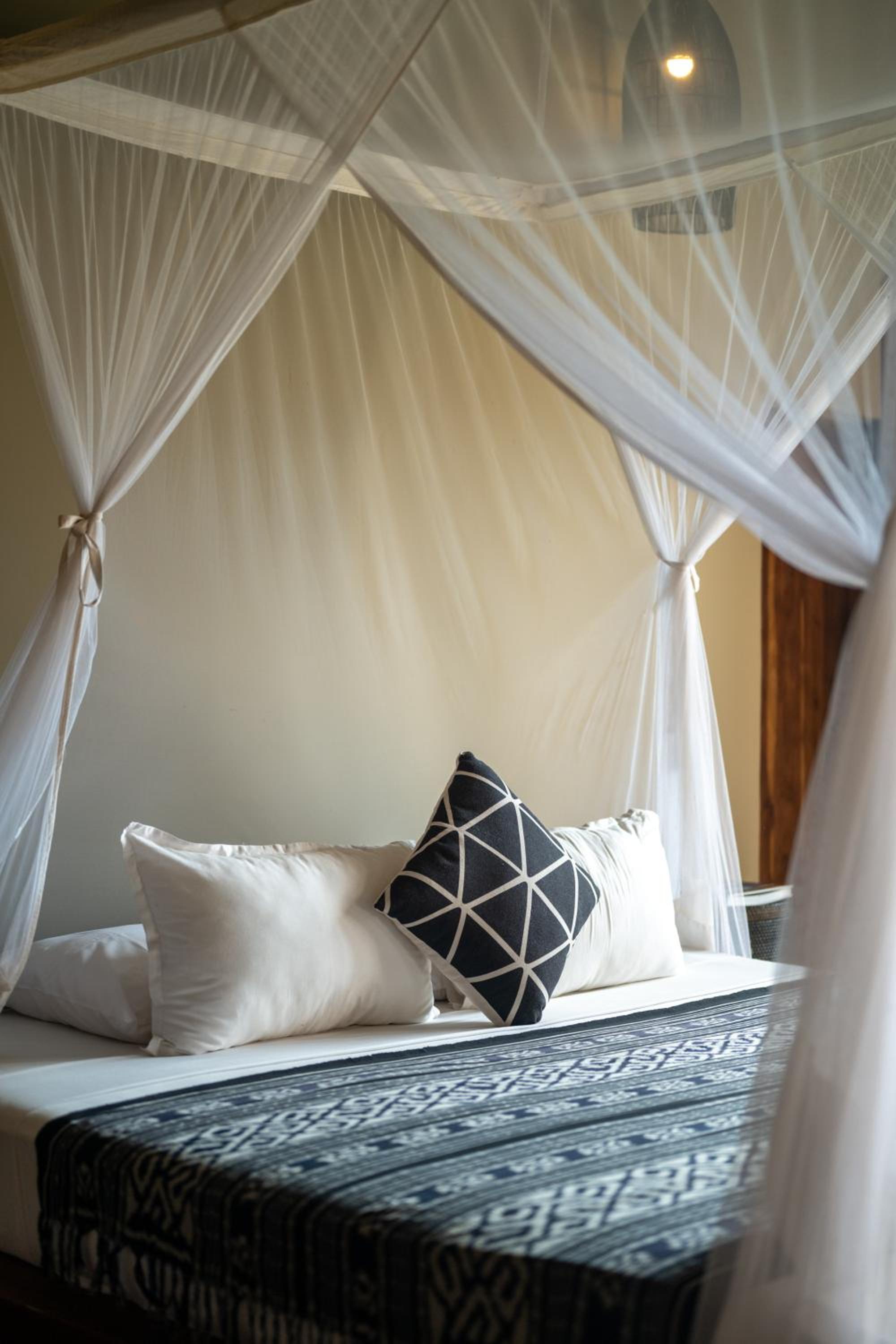 Deluxe Triple Room with one free tuk tuk to Galle fort & Complementary Sri Lankan tea per stay