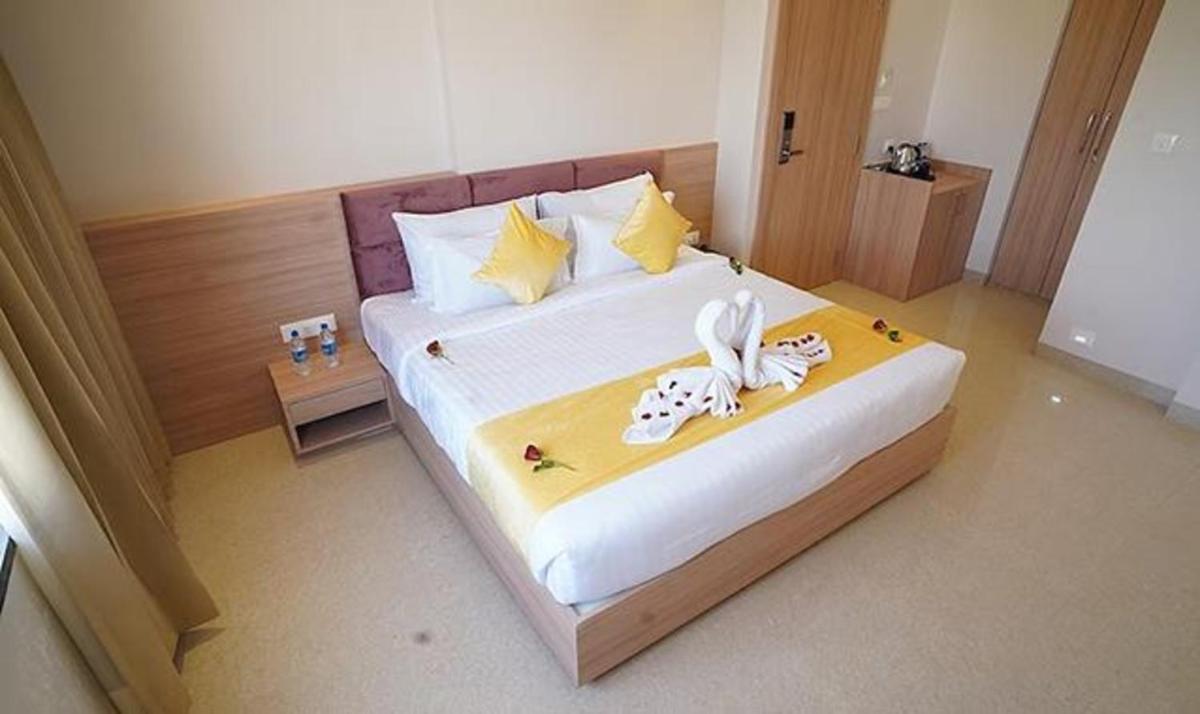 Deluxe Room - Photo 3