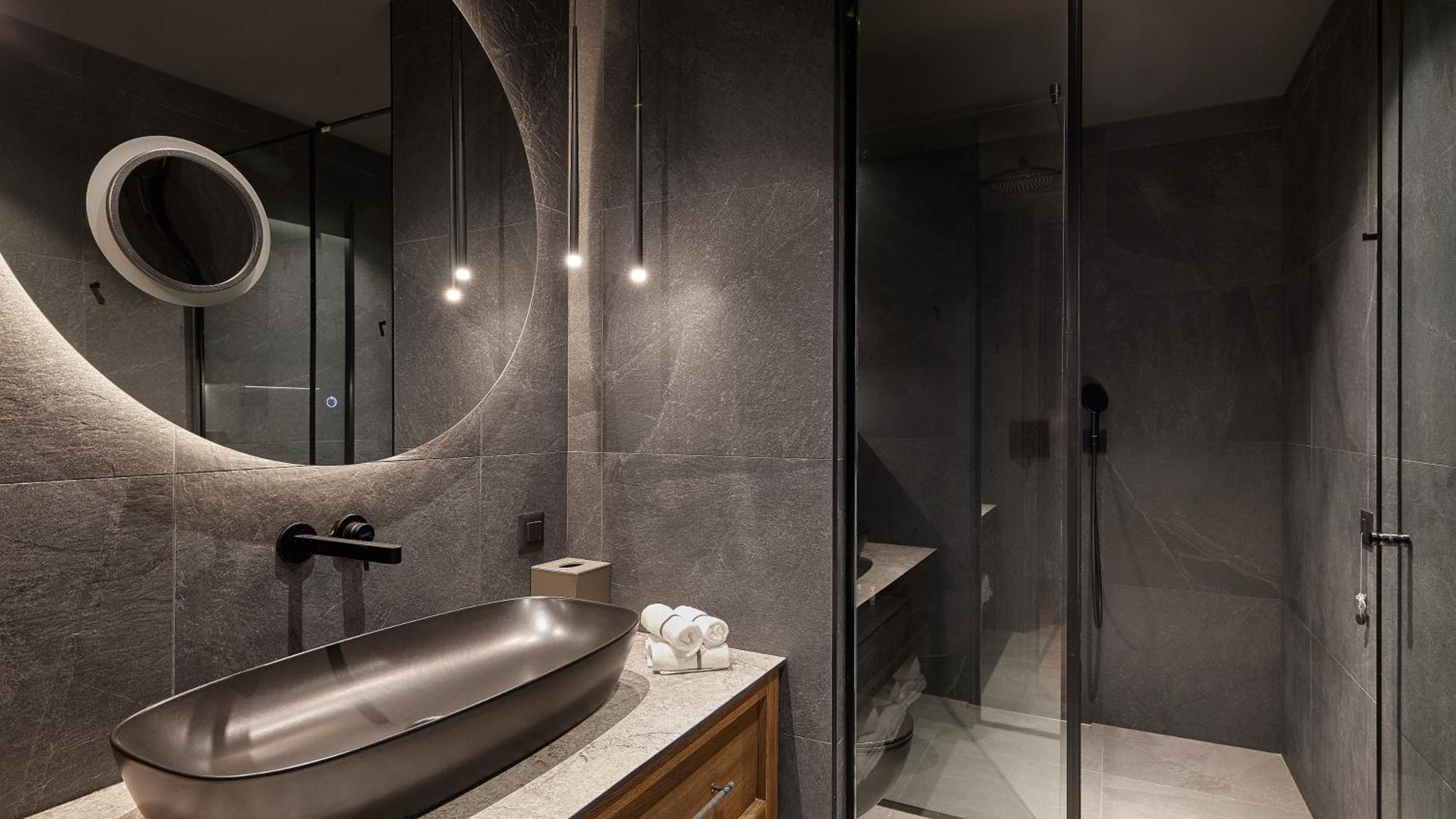 Luxury Suite - Photo 4