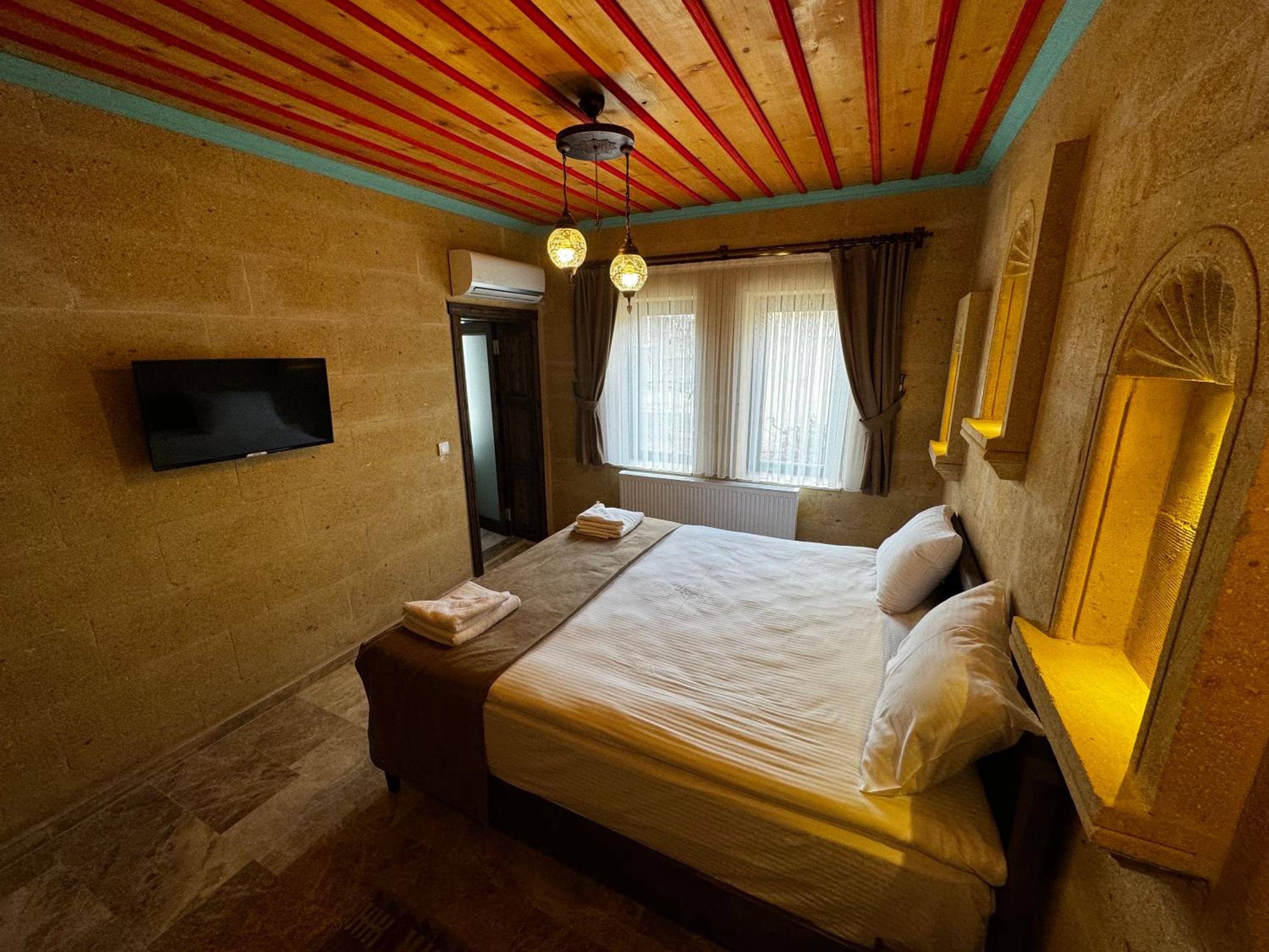 Standard Double Room - Photo 34