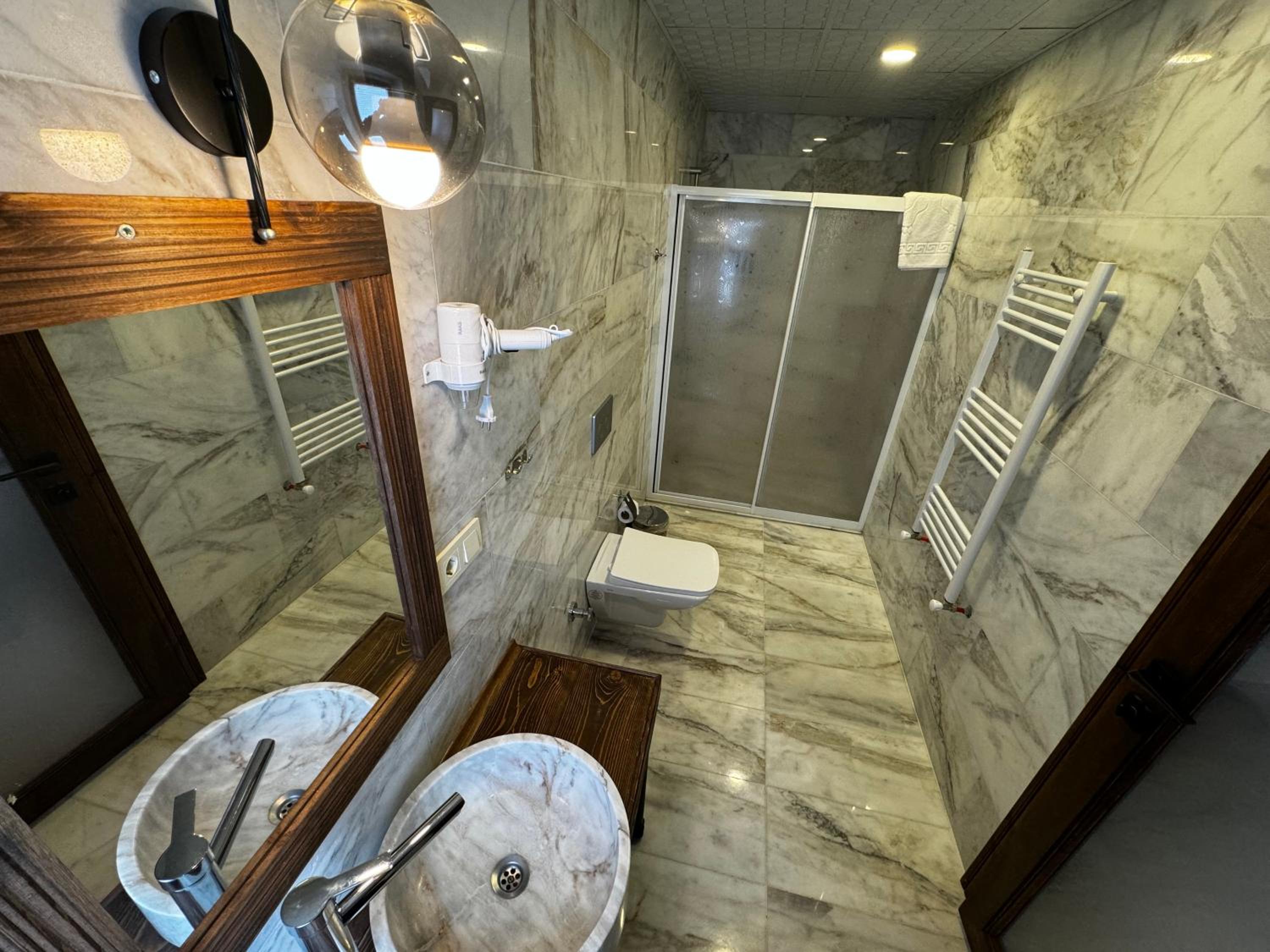 Standard Double Room - Photo 28