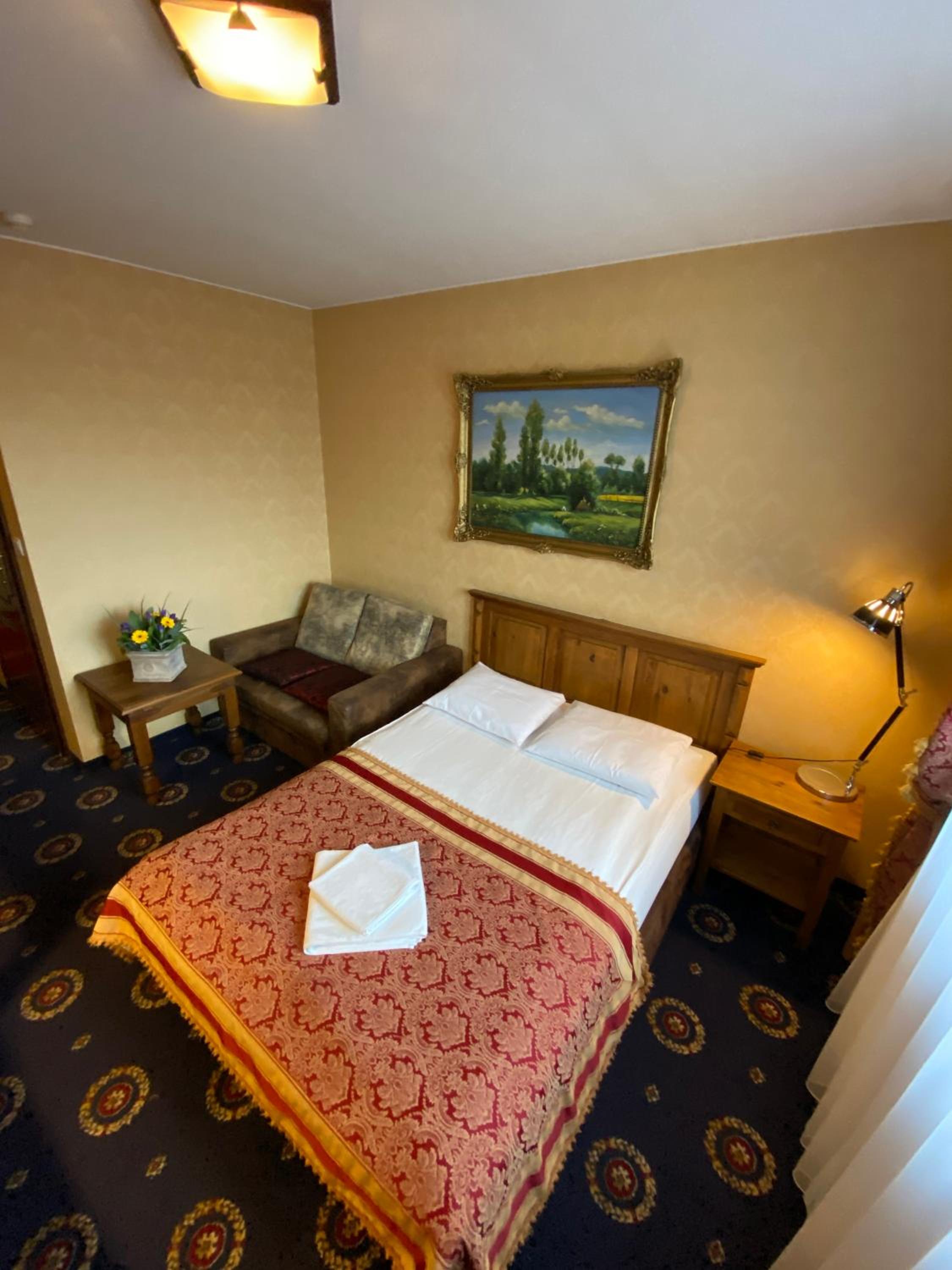 Economy Double Room photo 2