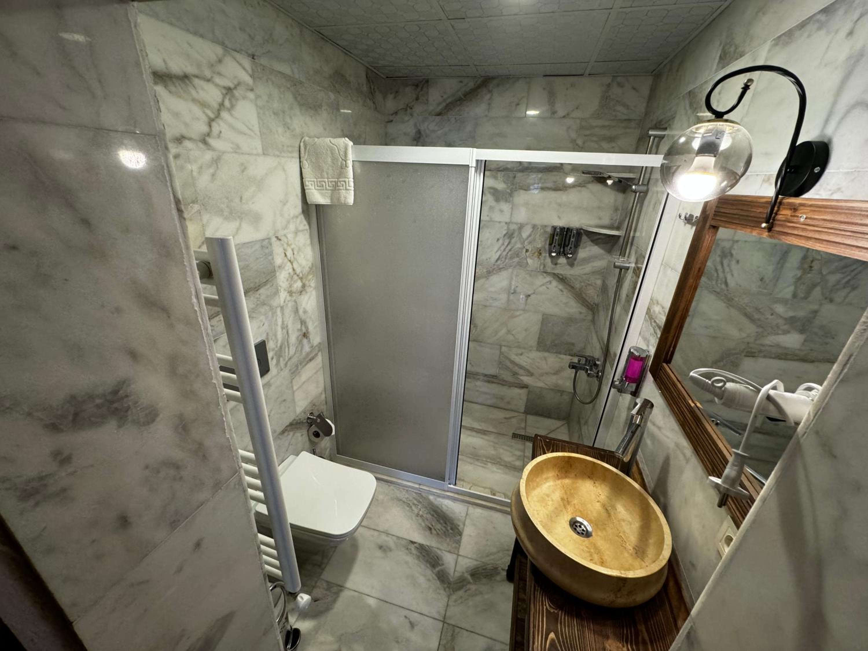 Standard Double Room - Photo 23
