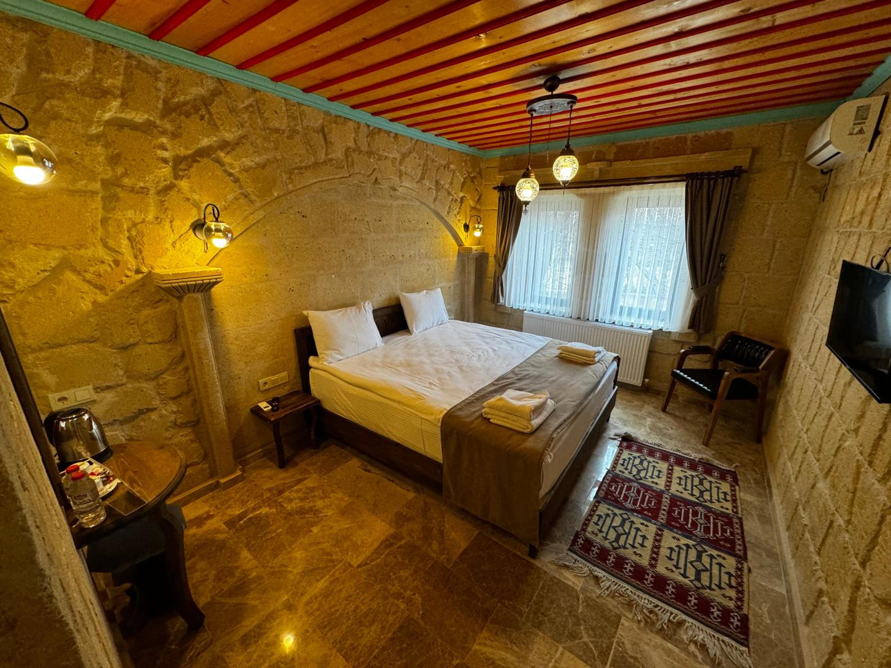 Standard Double Room - Photo 27