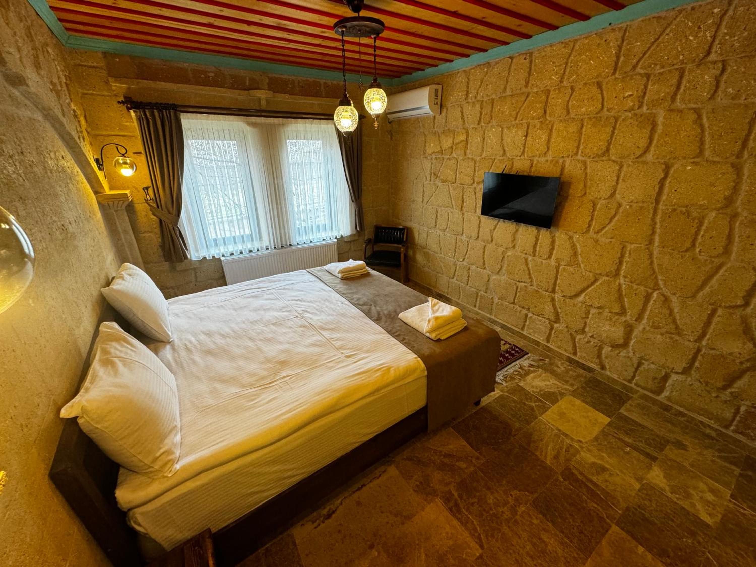 Standard Double Room - Photo 26