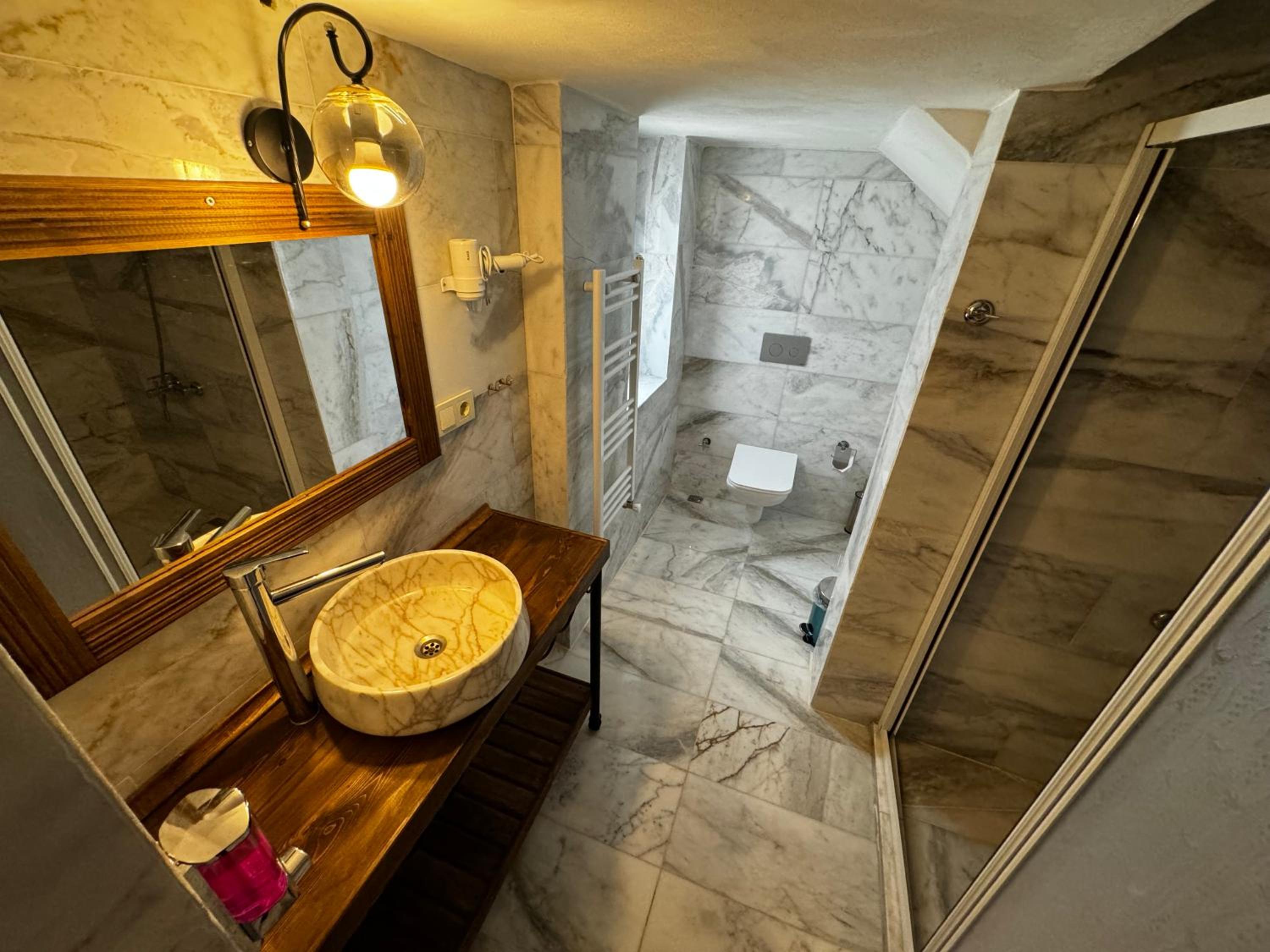 Standard Double Room - Photo 20