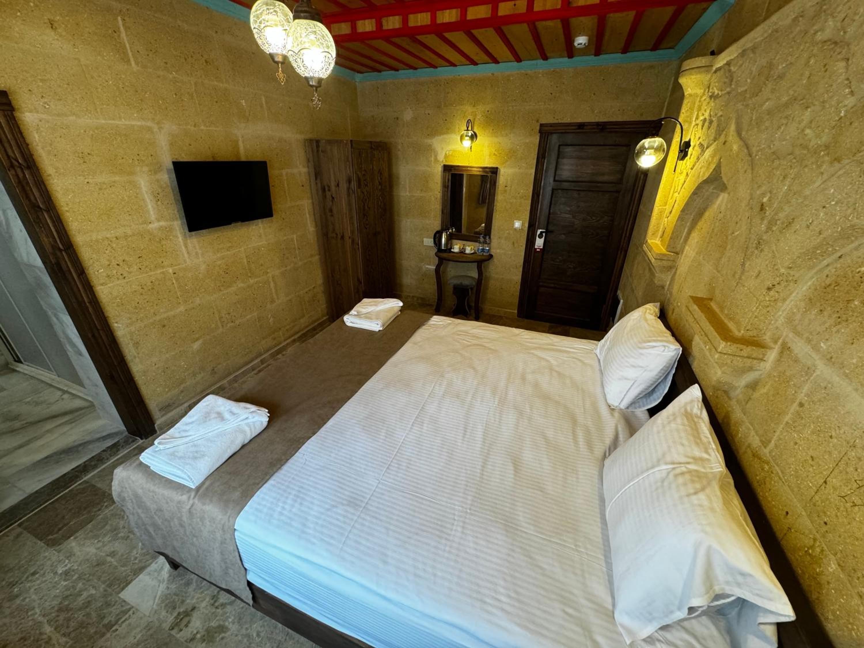 Standard Double Room - Photo 21